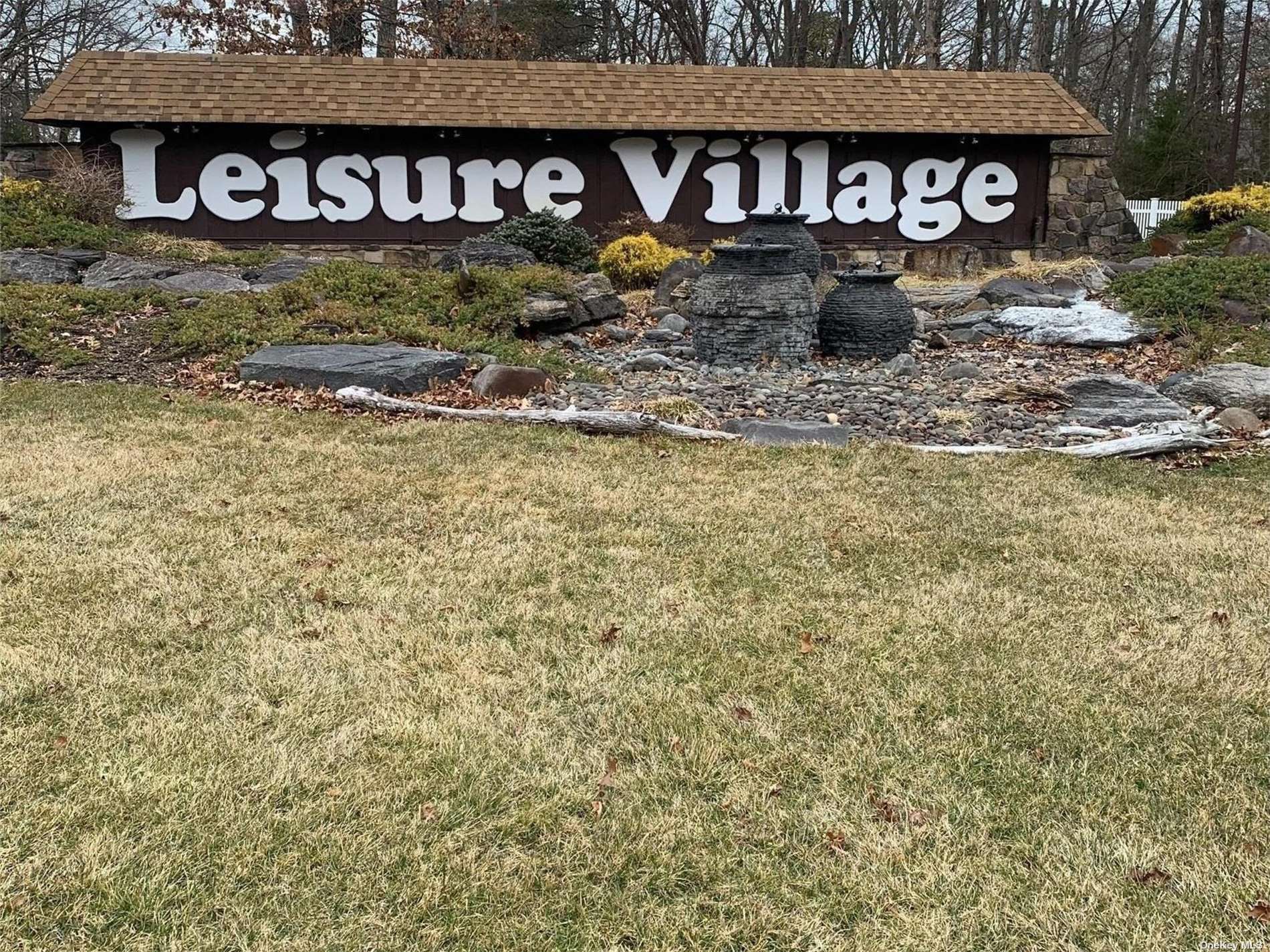 #1 photo, 423 Woodbridge Drive, 東長島 Ridge , NY 11961