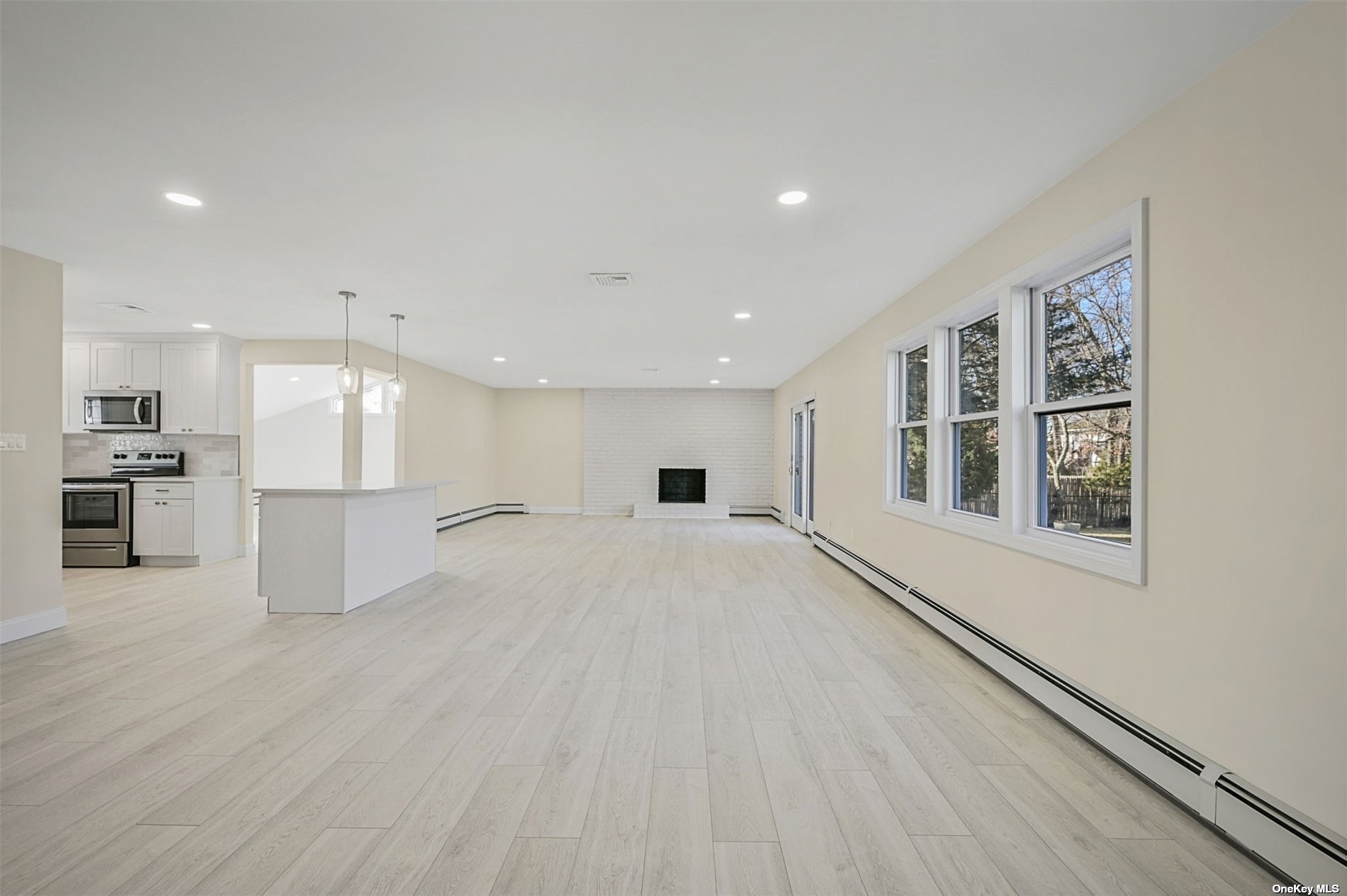 #1 photo, 49 Andover Drive, 東長島 科勒姆 Coram , NY 11727