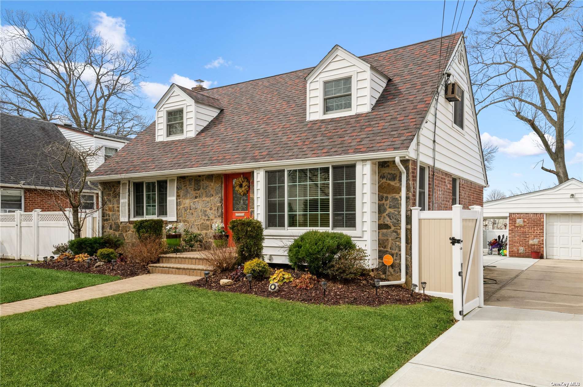 #1 photo, 148 Cherry Valley Avenue, 長島 West Hempstead , NY 11552