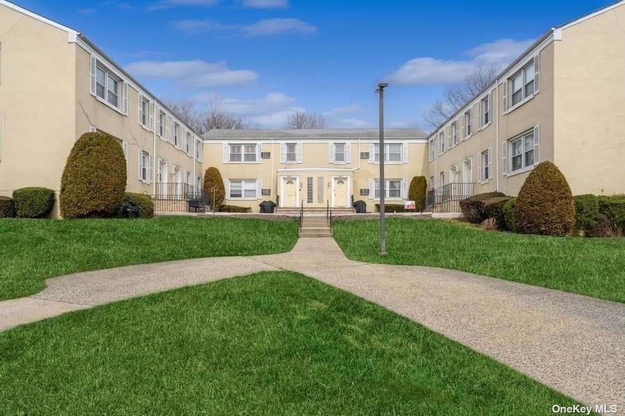 #1 photo, 251-17 71 Avenue, 皇后區 Bellerose , NY 11426