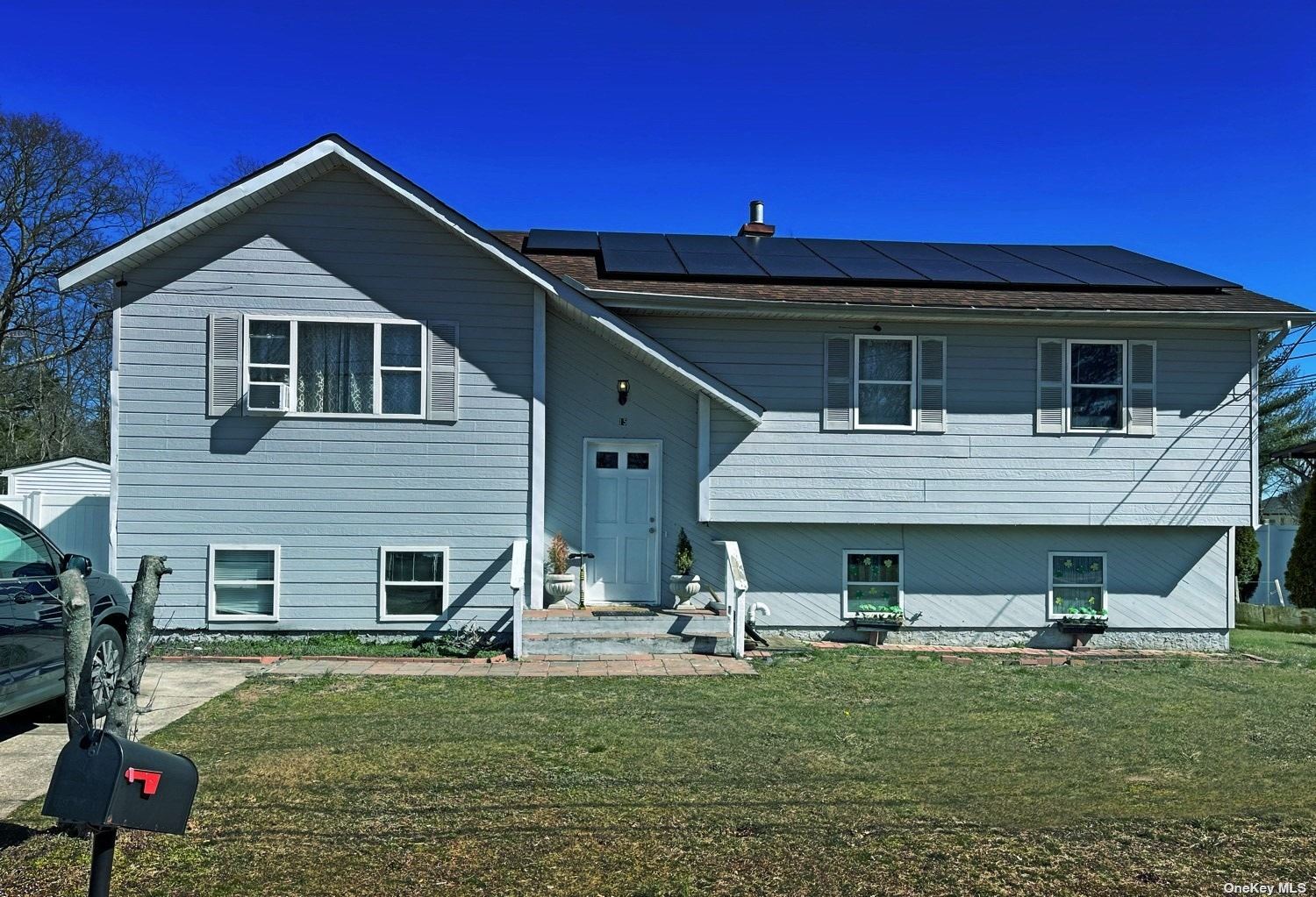 #1 photo, 15 Hoffman Lane, 东长岛 Central Islip , NY 11722