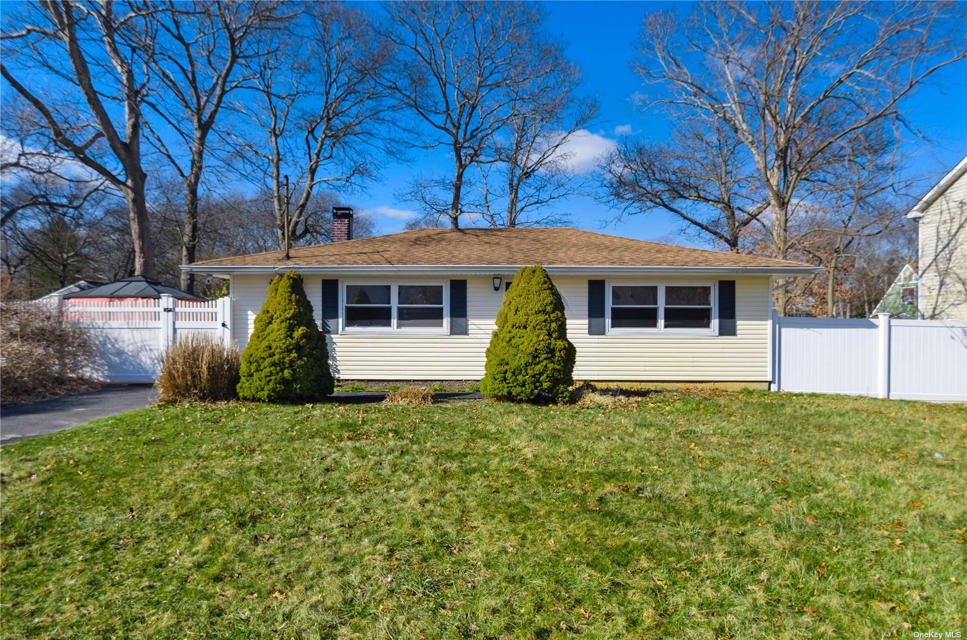 #1 photo, 117 Main Avenue, 東長島 Mastic , NY 11950