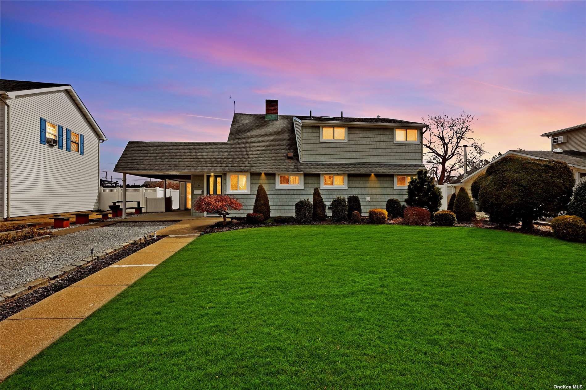 #1 photo, 9 Grace Lane, 롱 아일랜드 Levittown , NY 11756