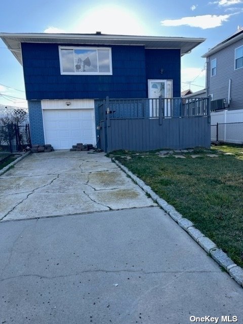 #1 photo, 339 Riviera Parkway, 東長島 Lindenhurst , NY 11757