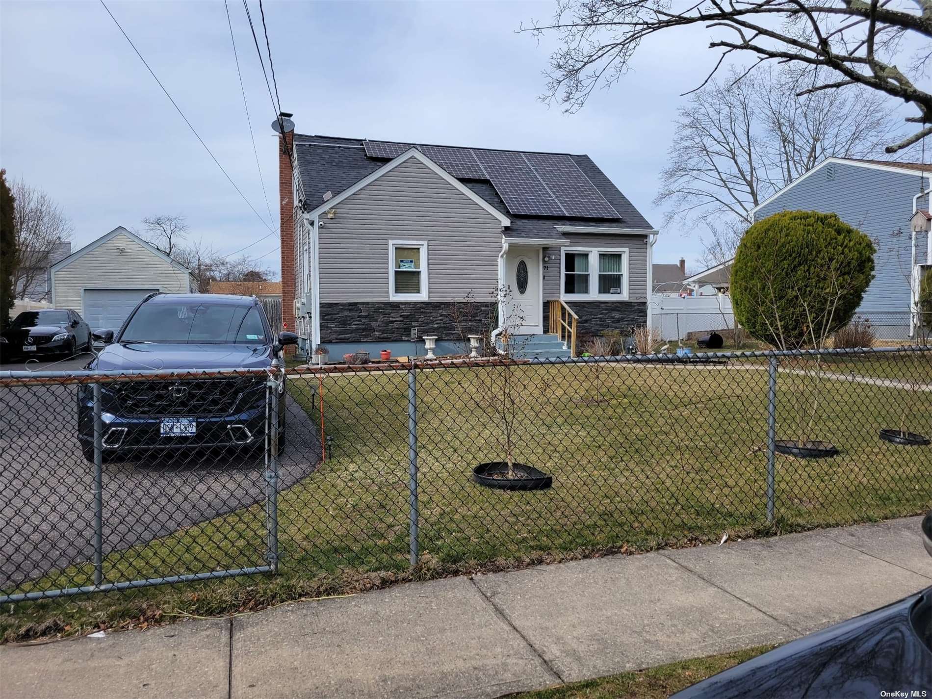 #1 photo, 71 Bradley Street, 東長島 Brentwood , NY 11717