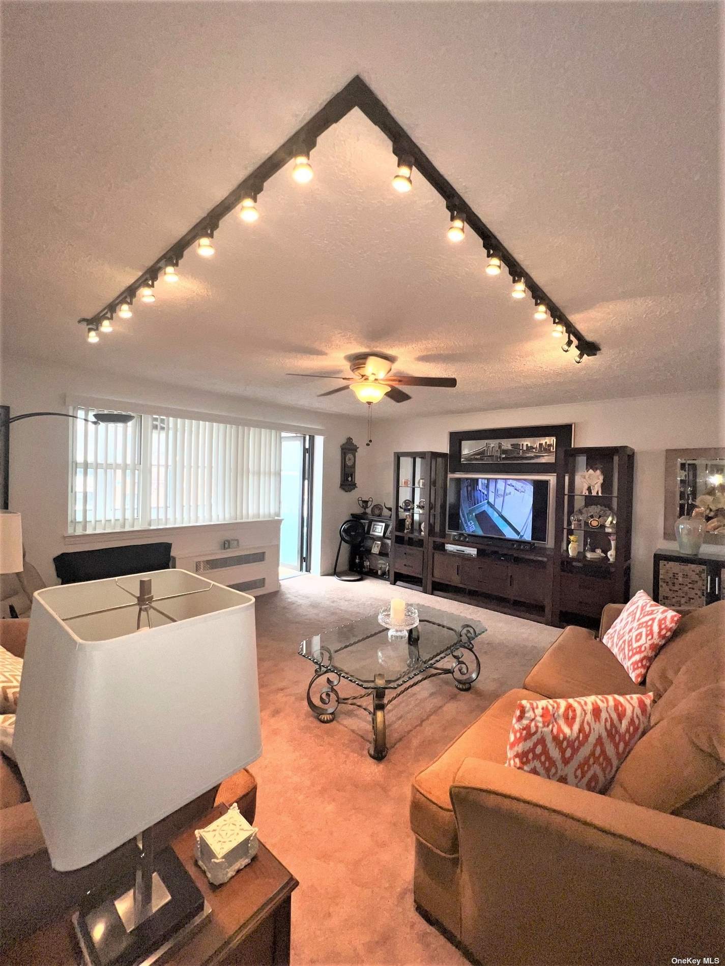 #1 photo, 8935 155 Avenue, 皇后区 霍华德滩 Lindenwood , NY 11414