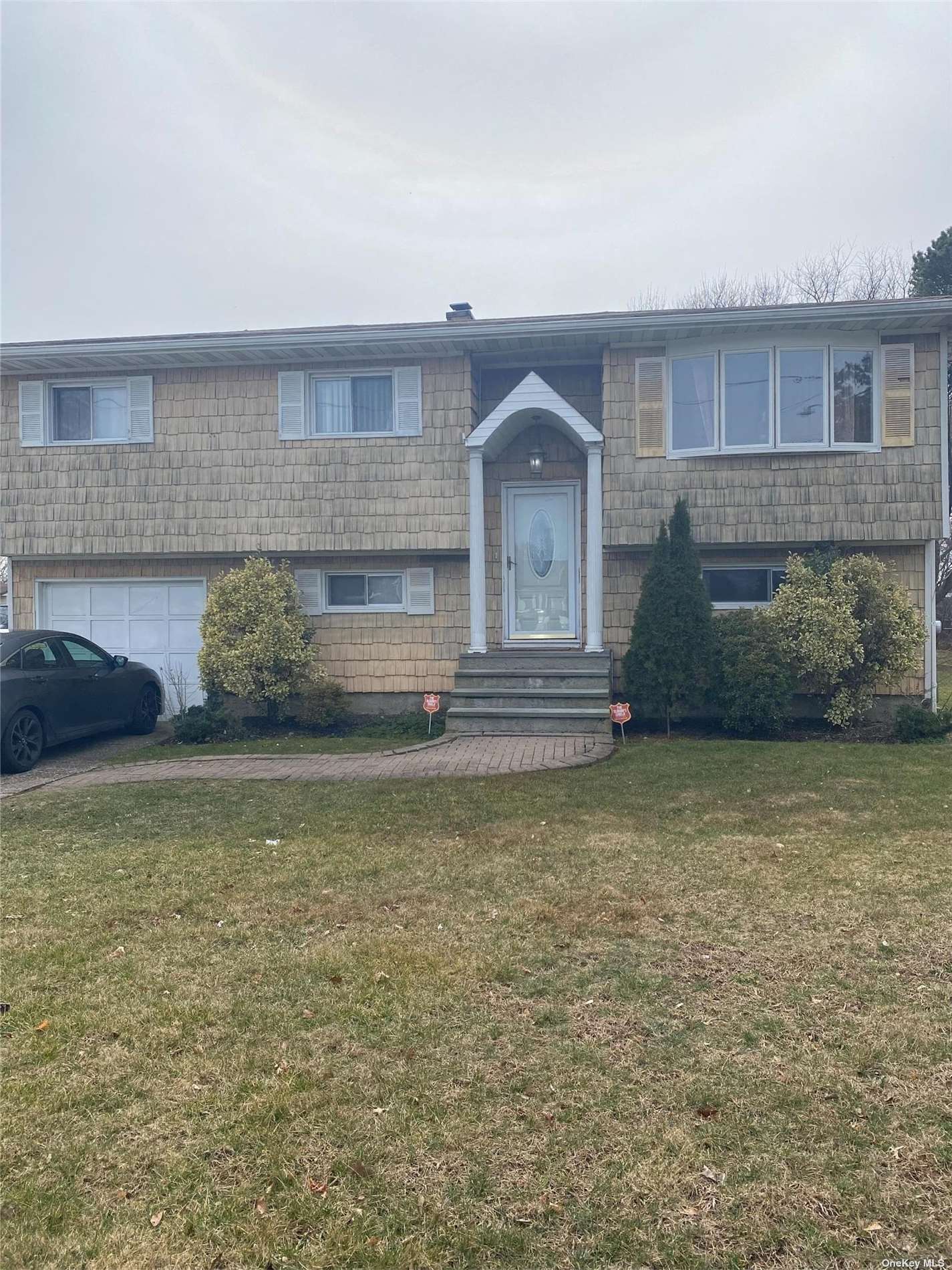 #1 photo, 12 Oklahoma Avenue, 东长岛 海湾 Bay Shore , NY 11706