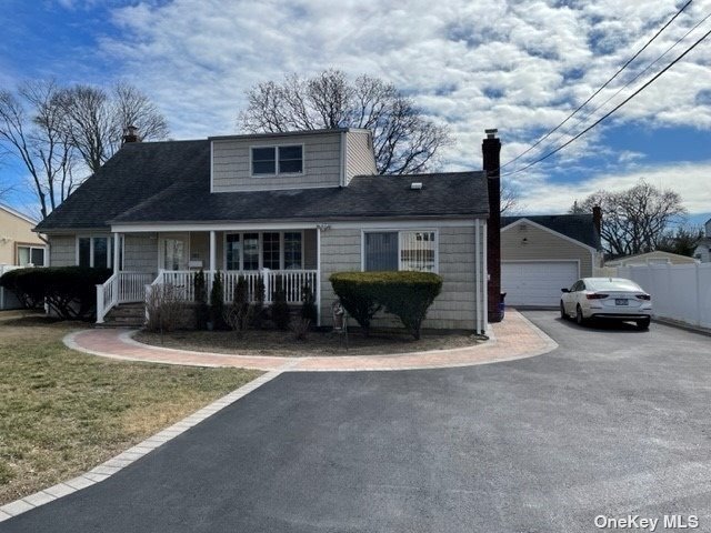 #1 photo, 215 51st Street, 東長島 Lindenhurst , NY 11757