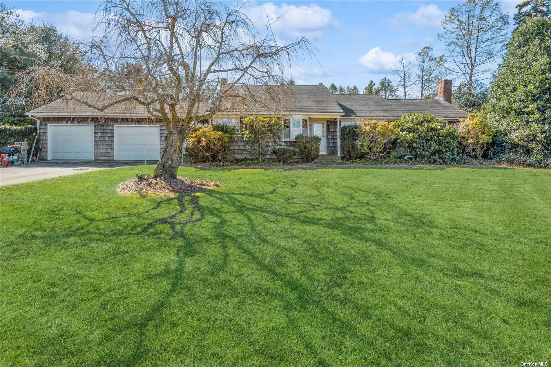 #1 photo, 2185 Splish Splash Drive, 東長島 Calverton , NY 11933