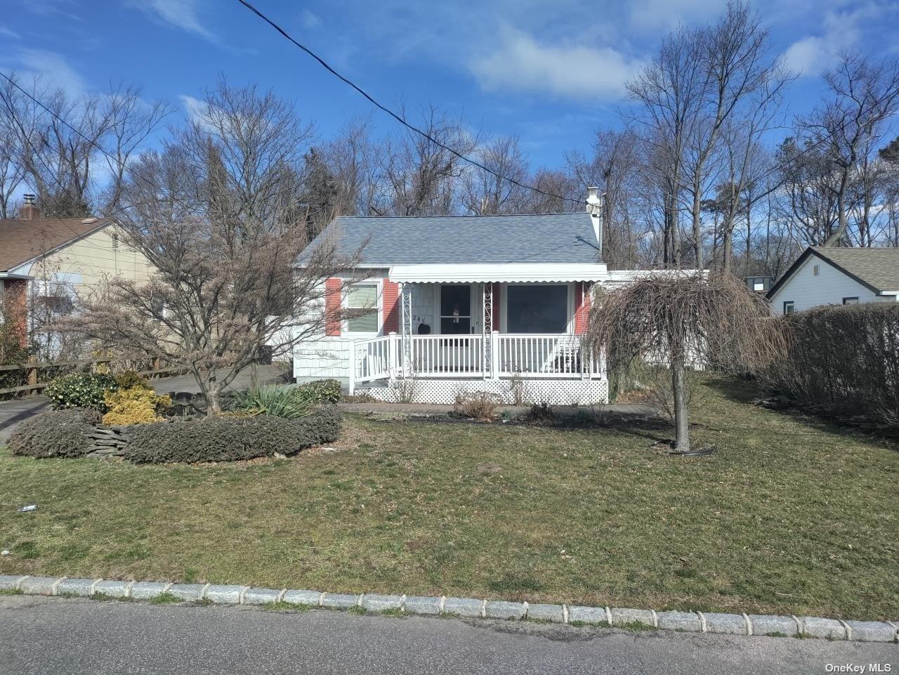 #1 photo, 243 17th Street, 東長島 West Babylon , NY 11704