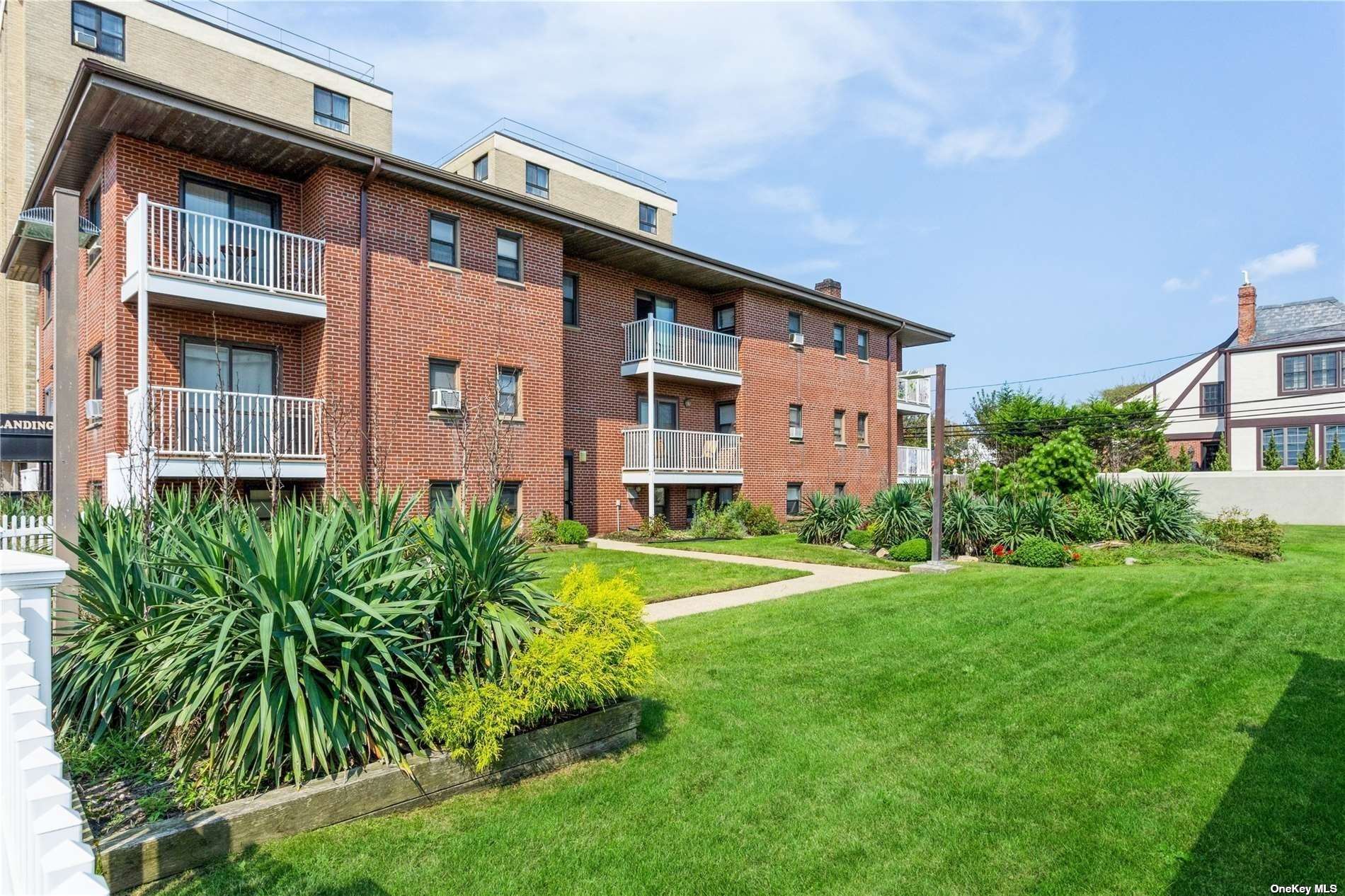 #1 photo, 475 Broadway, 長島 長灘 Long Beach , NY 11561