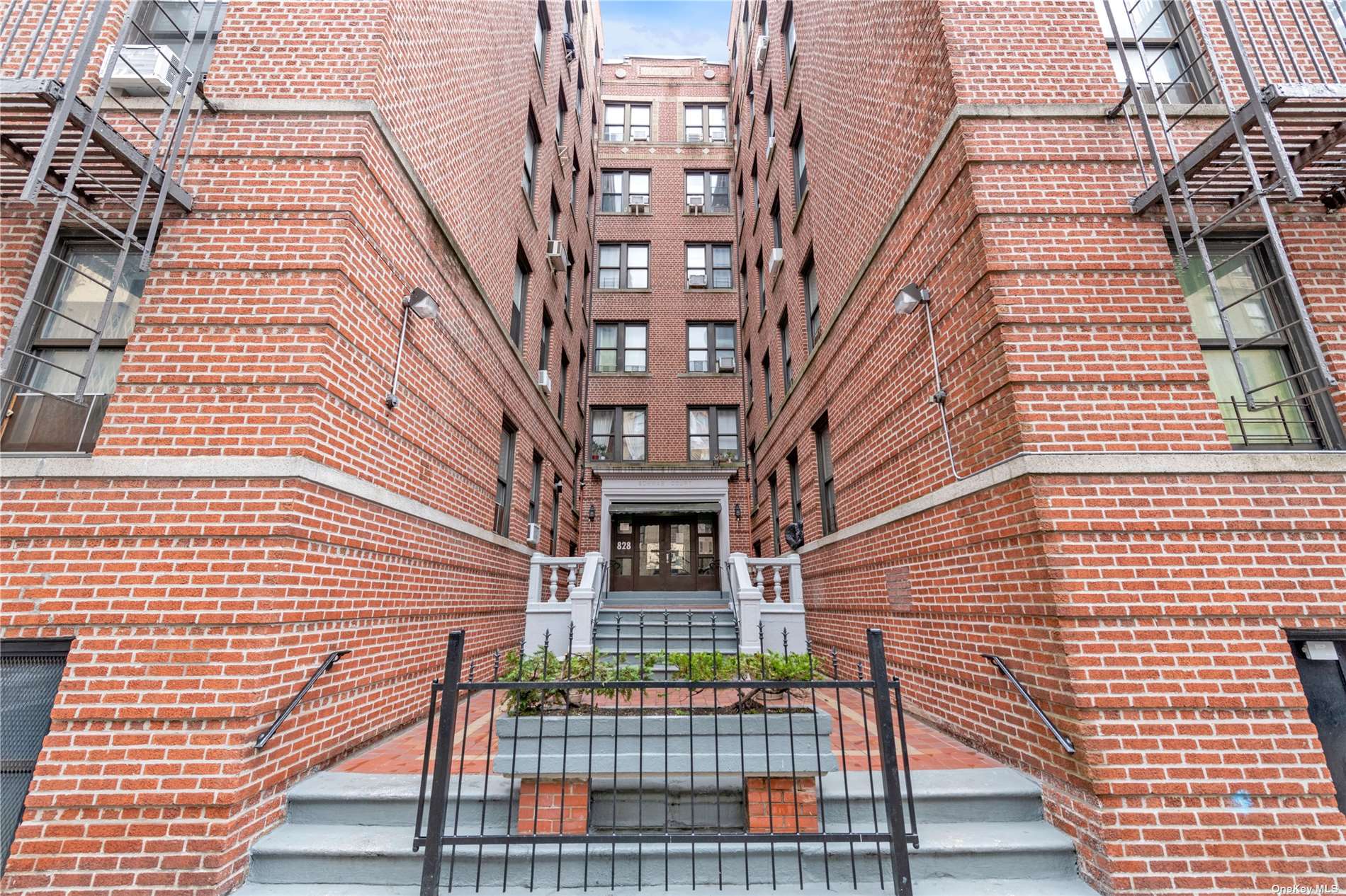 #1 photo, 828 Gerard Avenue, 布朗士 Bronx , NY 10451