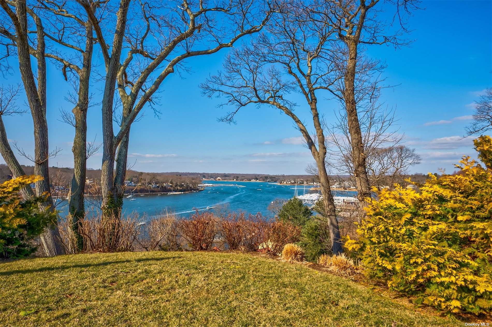 #1 photo, 13 Harbor Crest Court, 東長島 亨廷顿 Huntington , NY 11743
