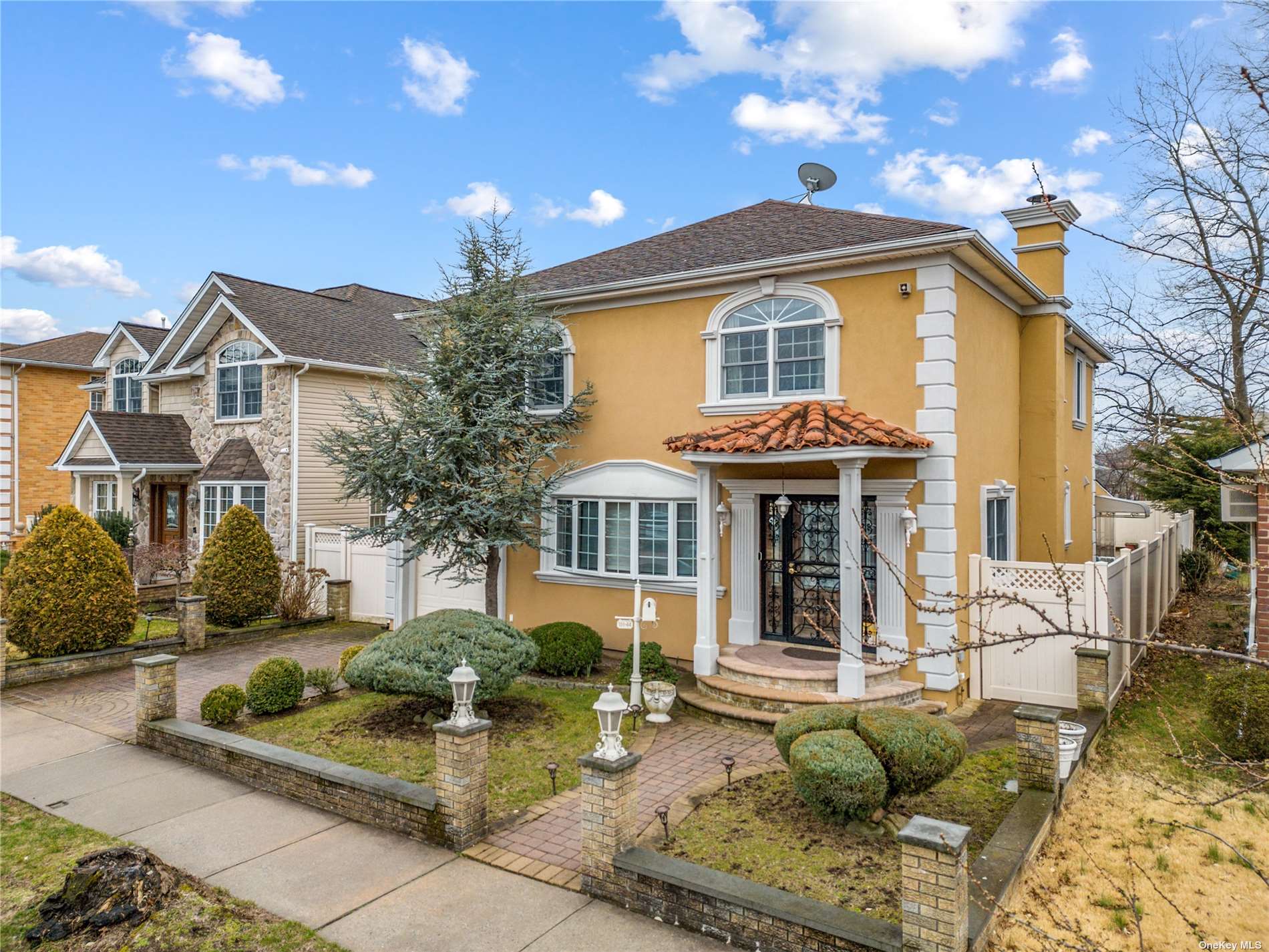 #1 photo, 151-44 22nd Avenue, 法拉盛 Flushing , NY 11357