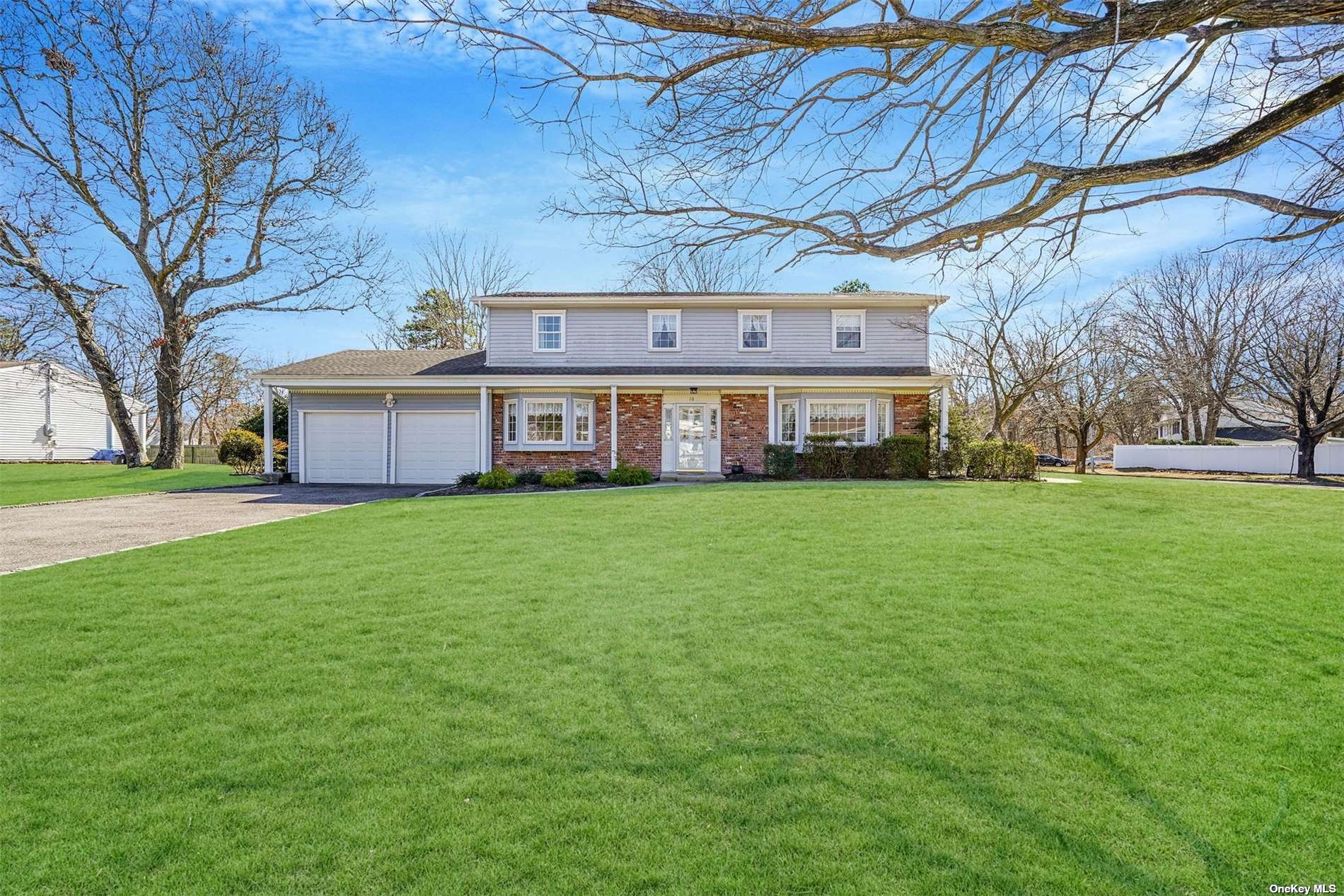 #1 photo, 16 S Stewart Circle, 東長島 Centereach , NY 11720