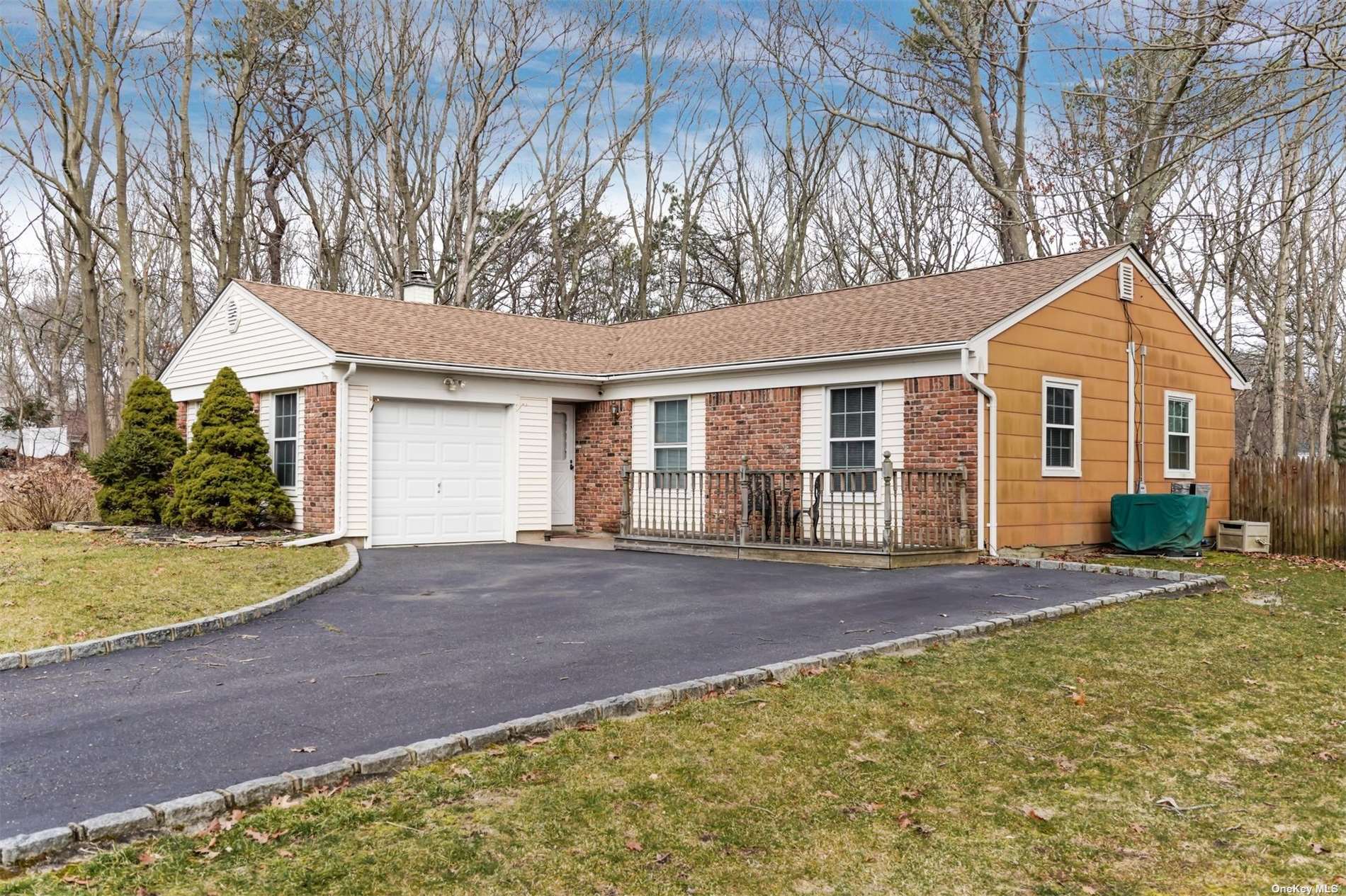 #1 photo, 3 Home Drive, 东长岛 Medford , NY 11763