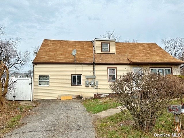 #1 photo, 39 Cedar Road, 東長島 Amityville , NY 11701