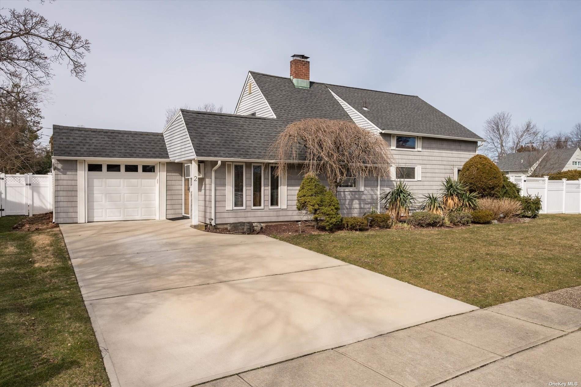 #1 photo, 2 Picture Lane, 長島 Hicksville , NY 11801