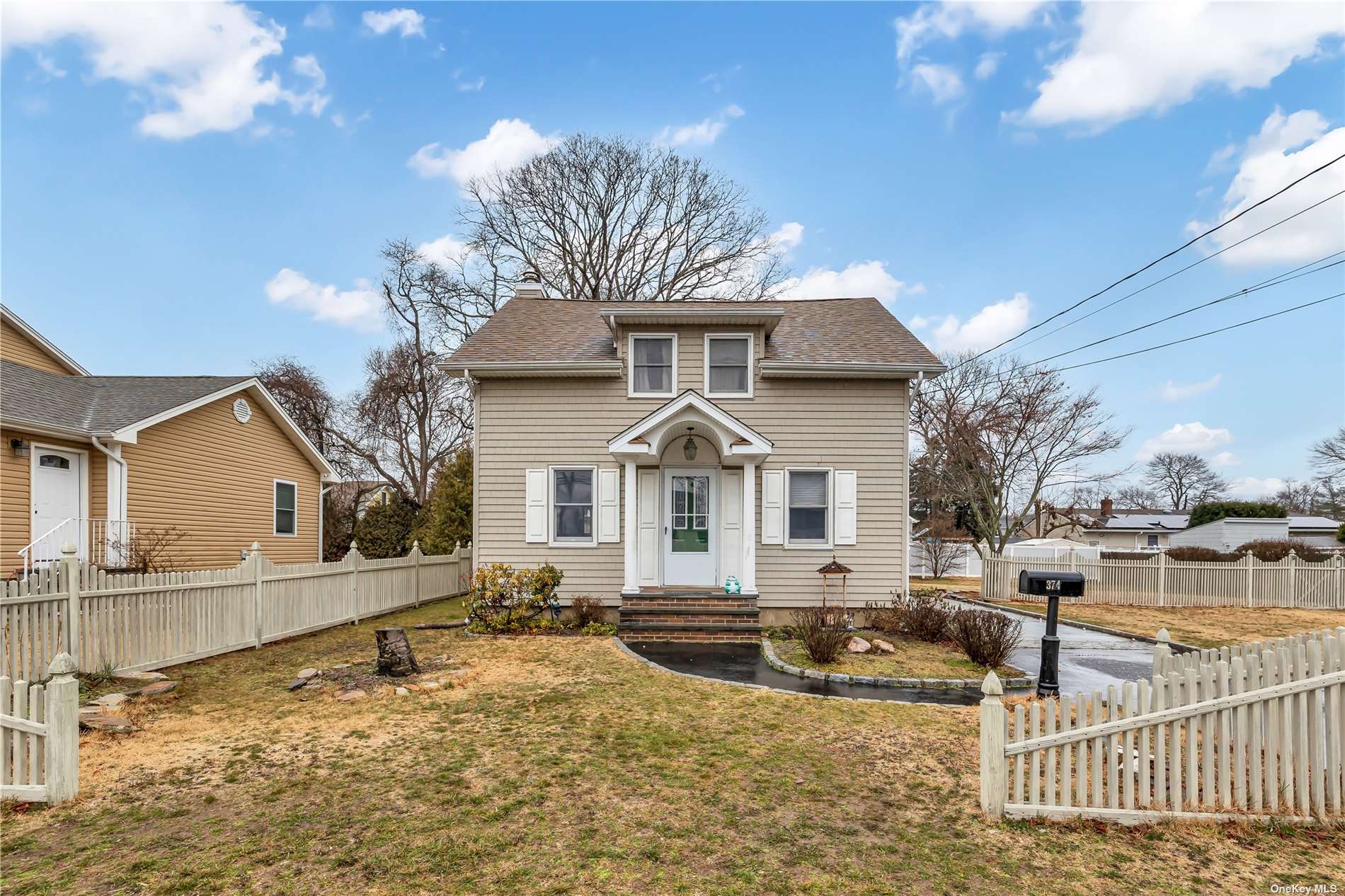 #1 photo, 374 S 13th Street, 東長島 Lindenhurst , NY 11757