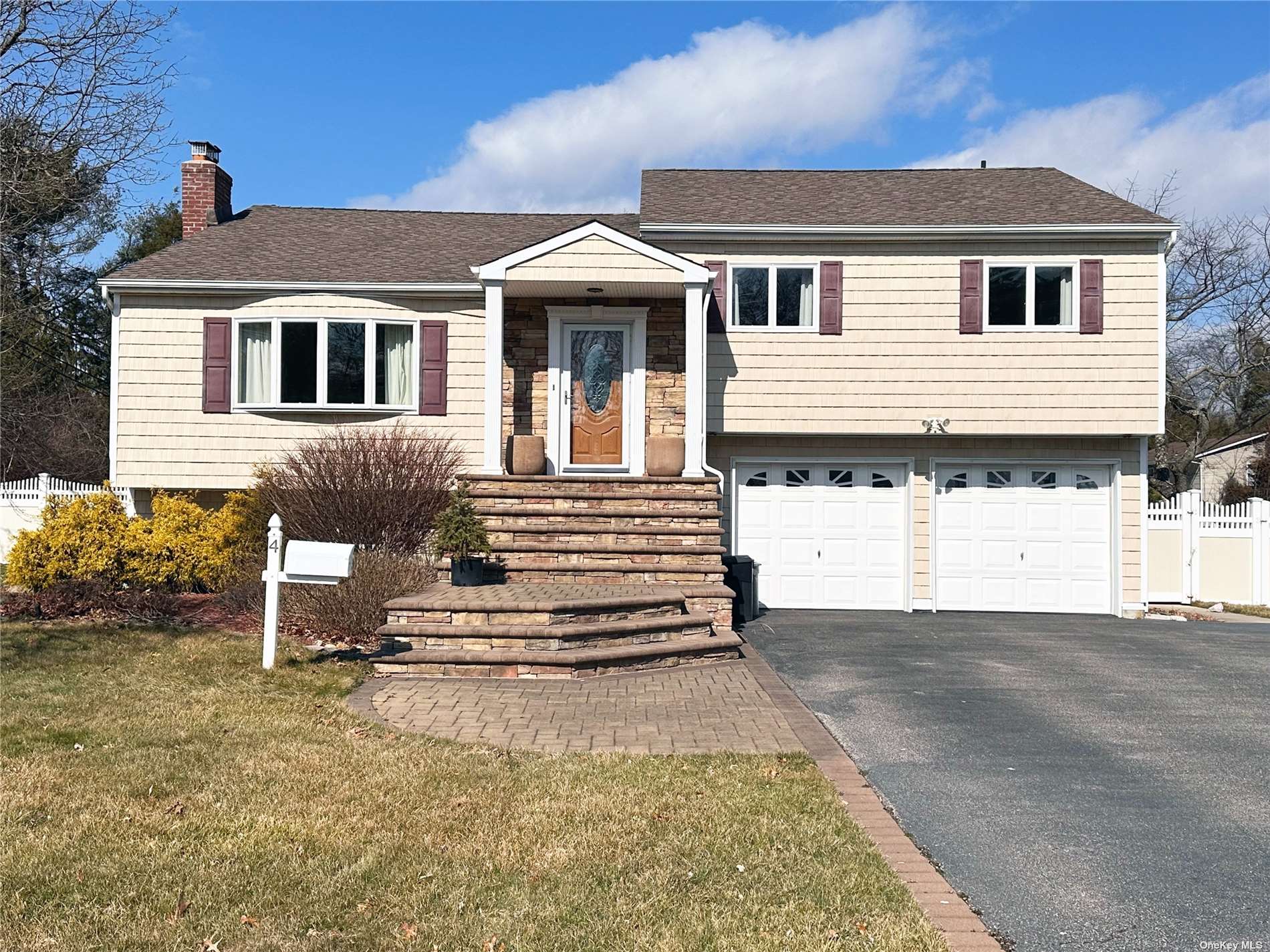 #1 photo, 4 Cutchogue Lane, 东长岛 康马克 Commack , NY 11725