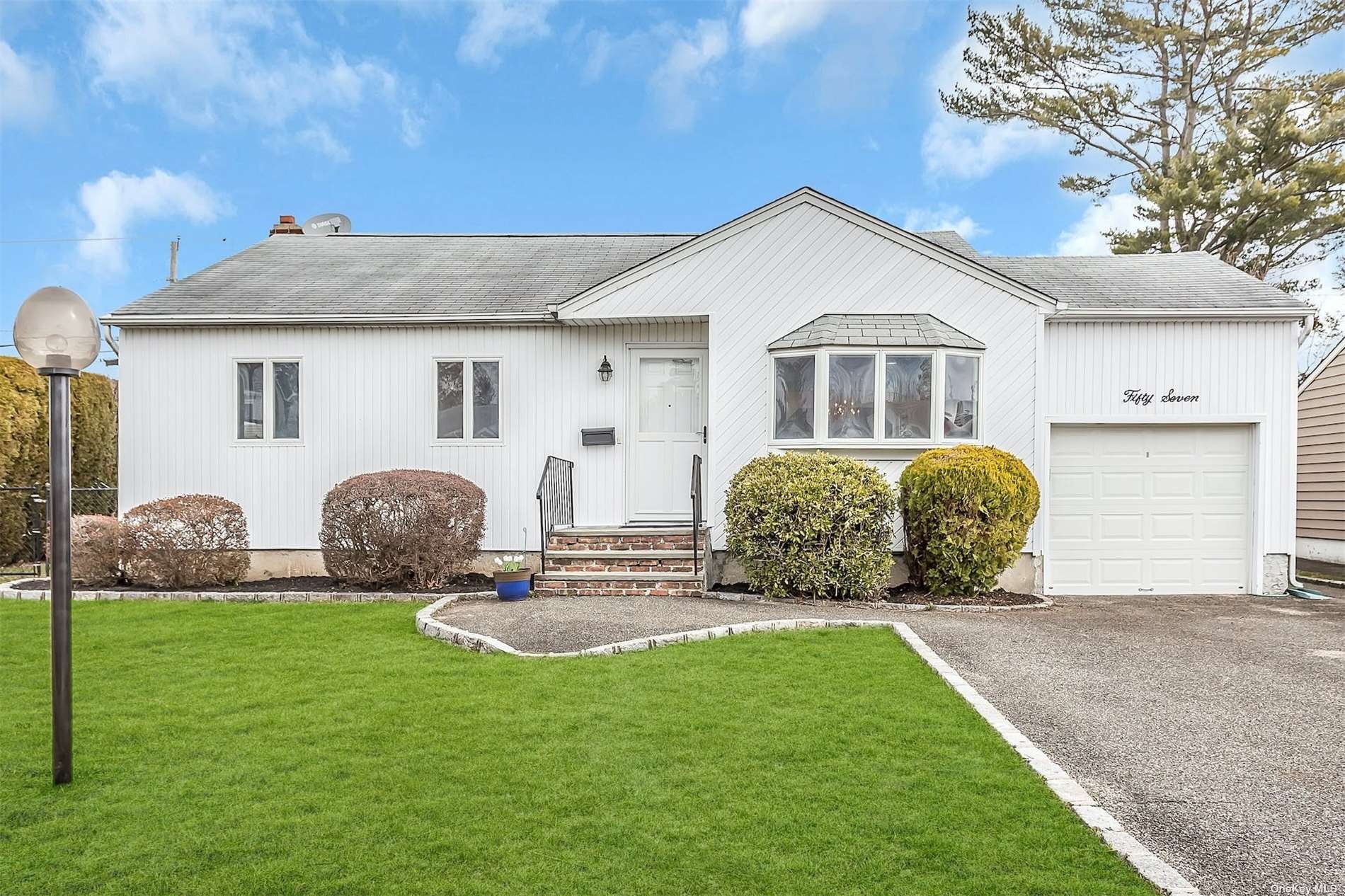 #1 photo, 57 Knickerbocker Road, 长岛 Plainview , NY 11803