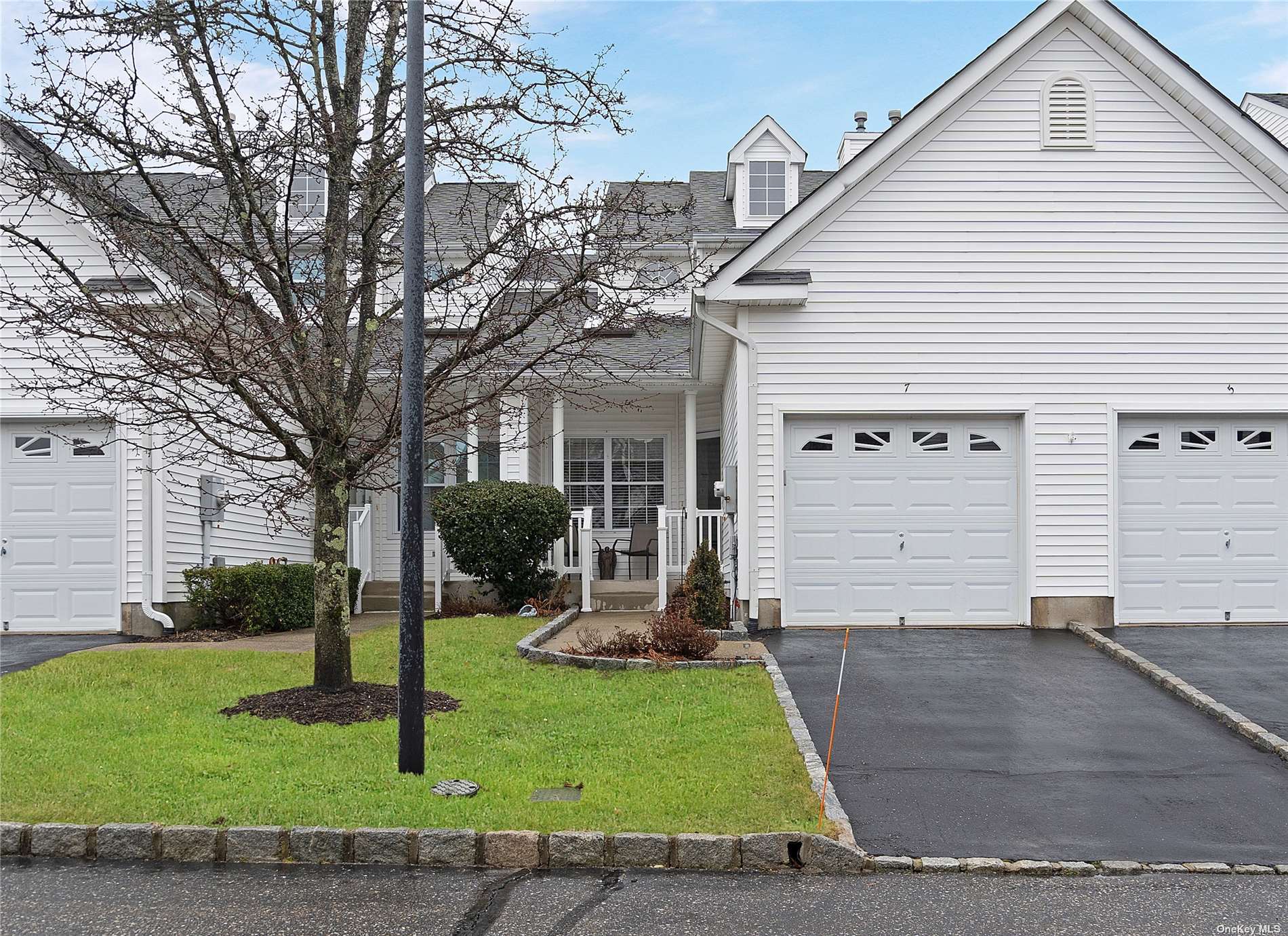 #1 photo, 7 Brookville Way, サフォーク郡 Manorville , NY 11949