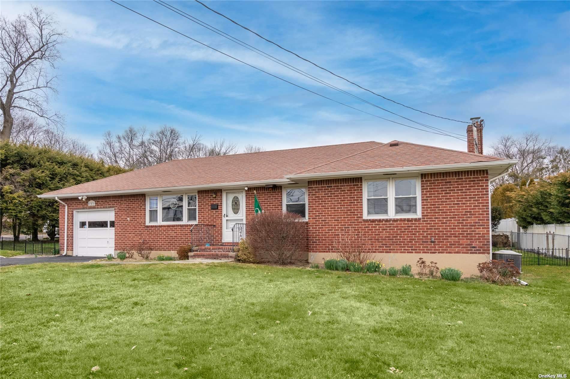 #1 photo, 281 Cuba Hill Road, 東長島 亨廷顿 Huntington , NY 11743