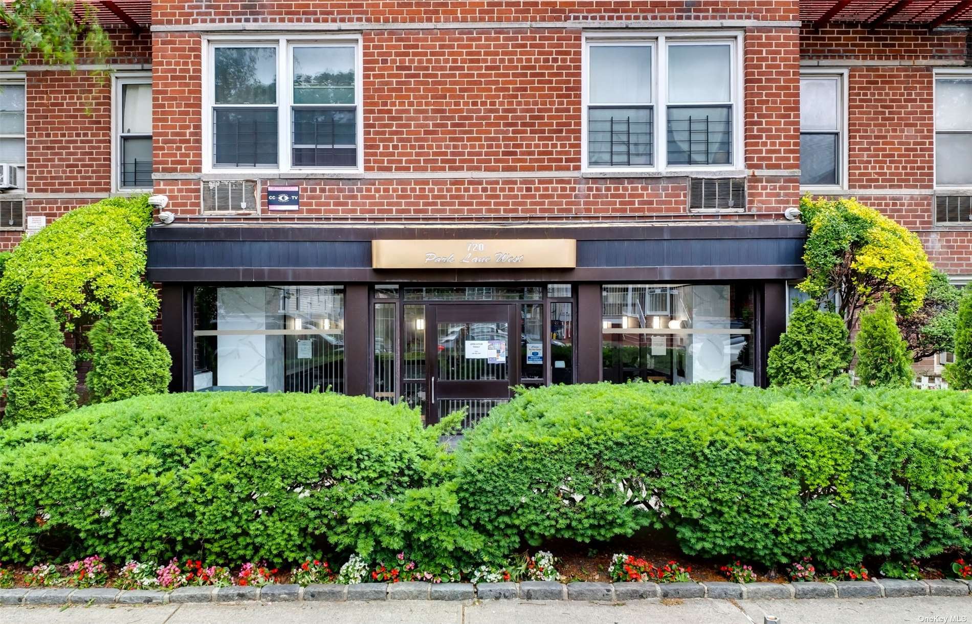 #1 photo, 720 E 31 Street, 布鲁克林 Brooklyn , NY 11210