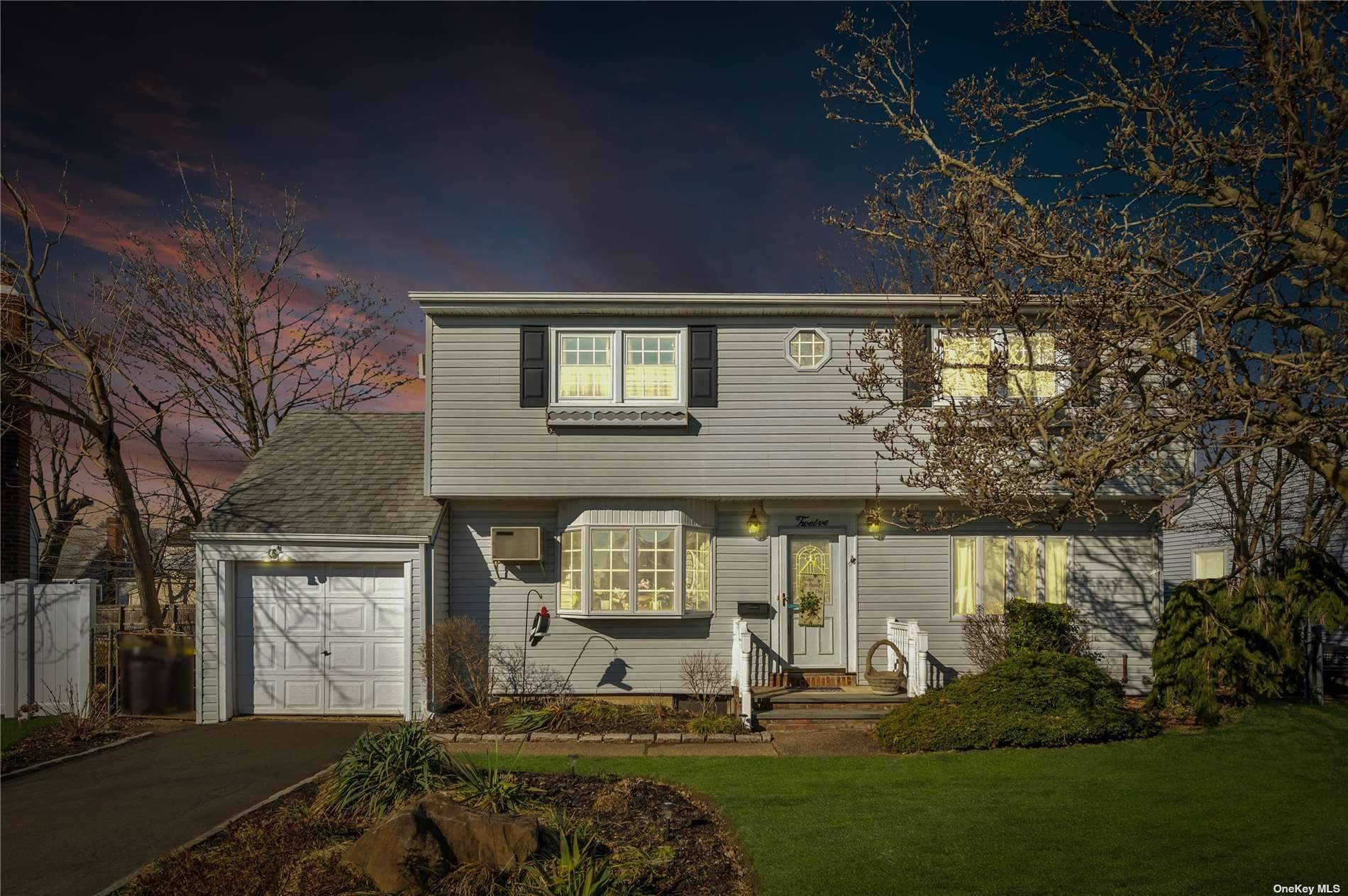 #1 photo, 12 Gables Drive, 长岛 Hicksville , NY 11801