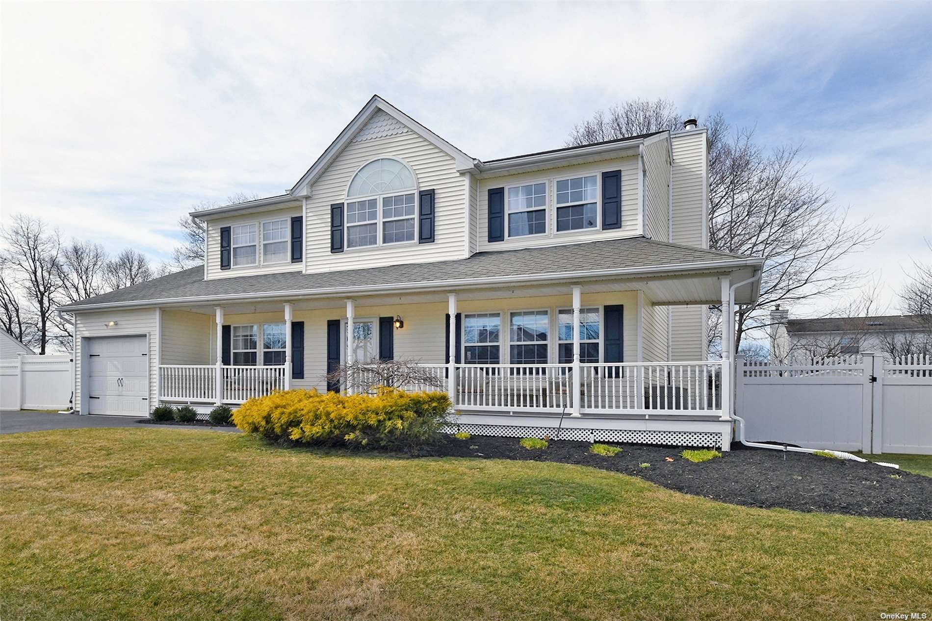 #1 photo, 110 7th Avenue, 東長島 Holtsville , NY 11742