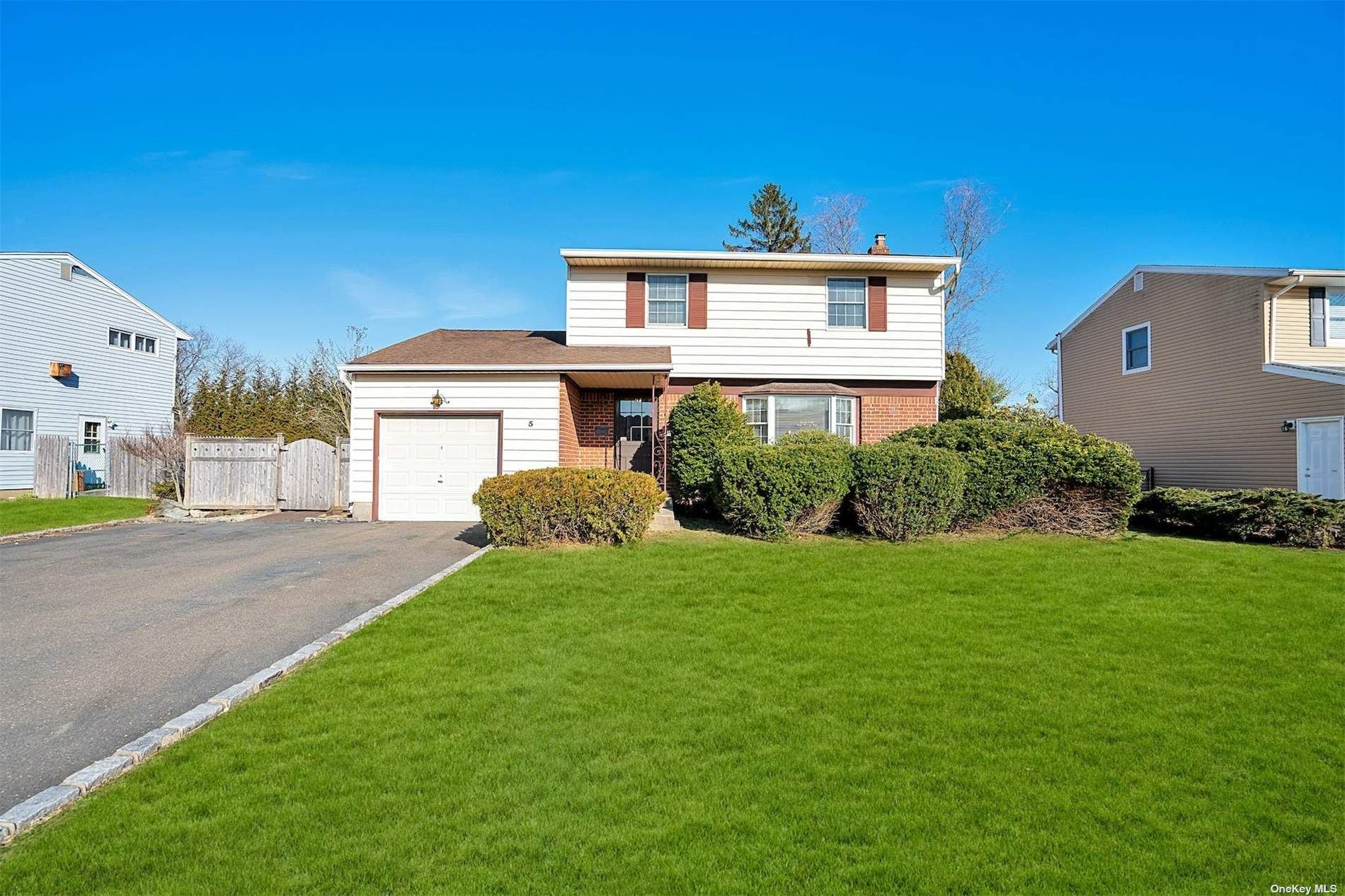 #1 photo, 5 Enfield Lane, 東長島 Kings Park , NY 11754