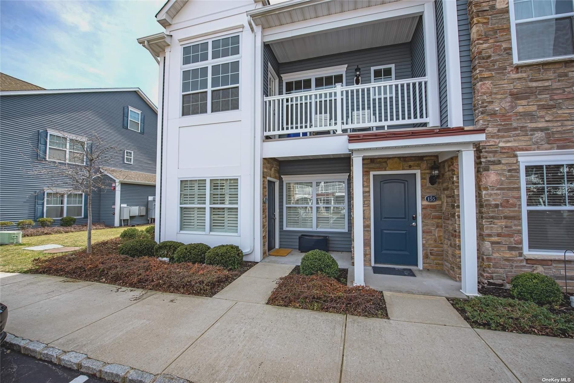 #1 photo, 154 Rosebud Court, 東長島 Patchogue , NY 11772