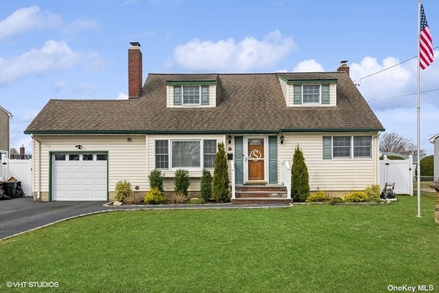 #1 photo, 24 Linwood Place, Massapequa Park , NY 11762