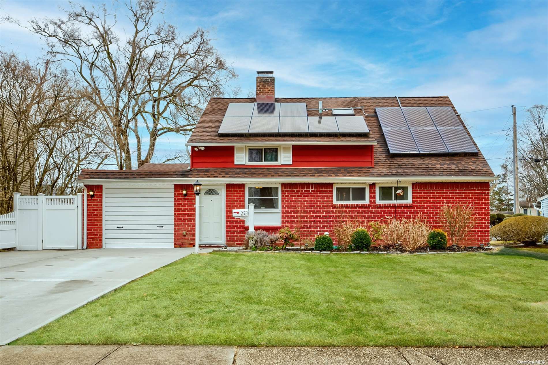 #1 photo, 273 Acre Lane, 長島 Hicksville , NY 11801