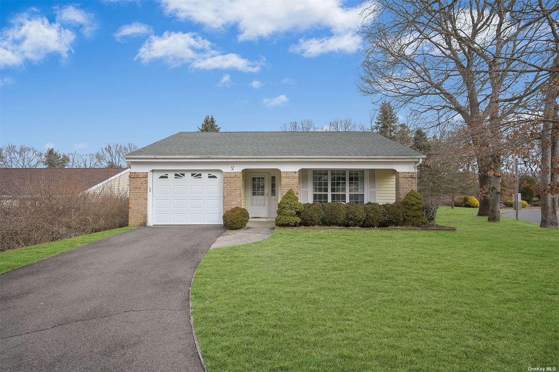 #1 photo, 2 Kingston Drive, 東長島 Ridge , NY 11961