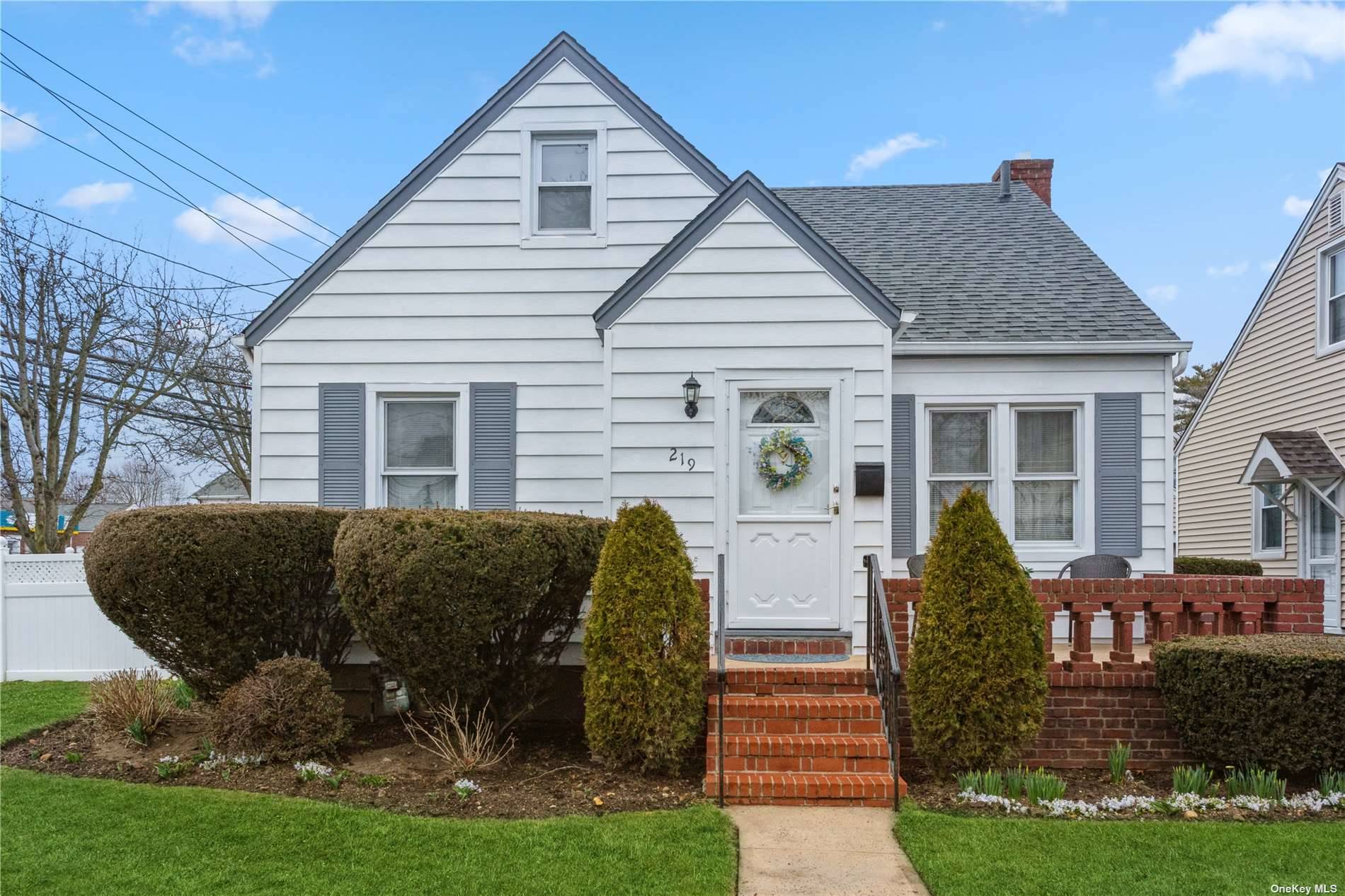 #1 photo, 219 Kamda Boulevard, 長島 New Hyde Park , NY 11040