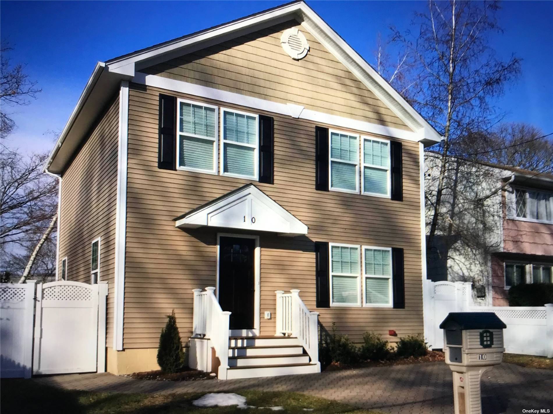 #1 photo, 10 Salem, 東長島 Copiague , NY 11726