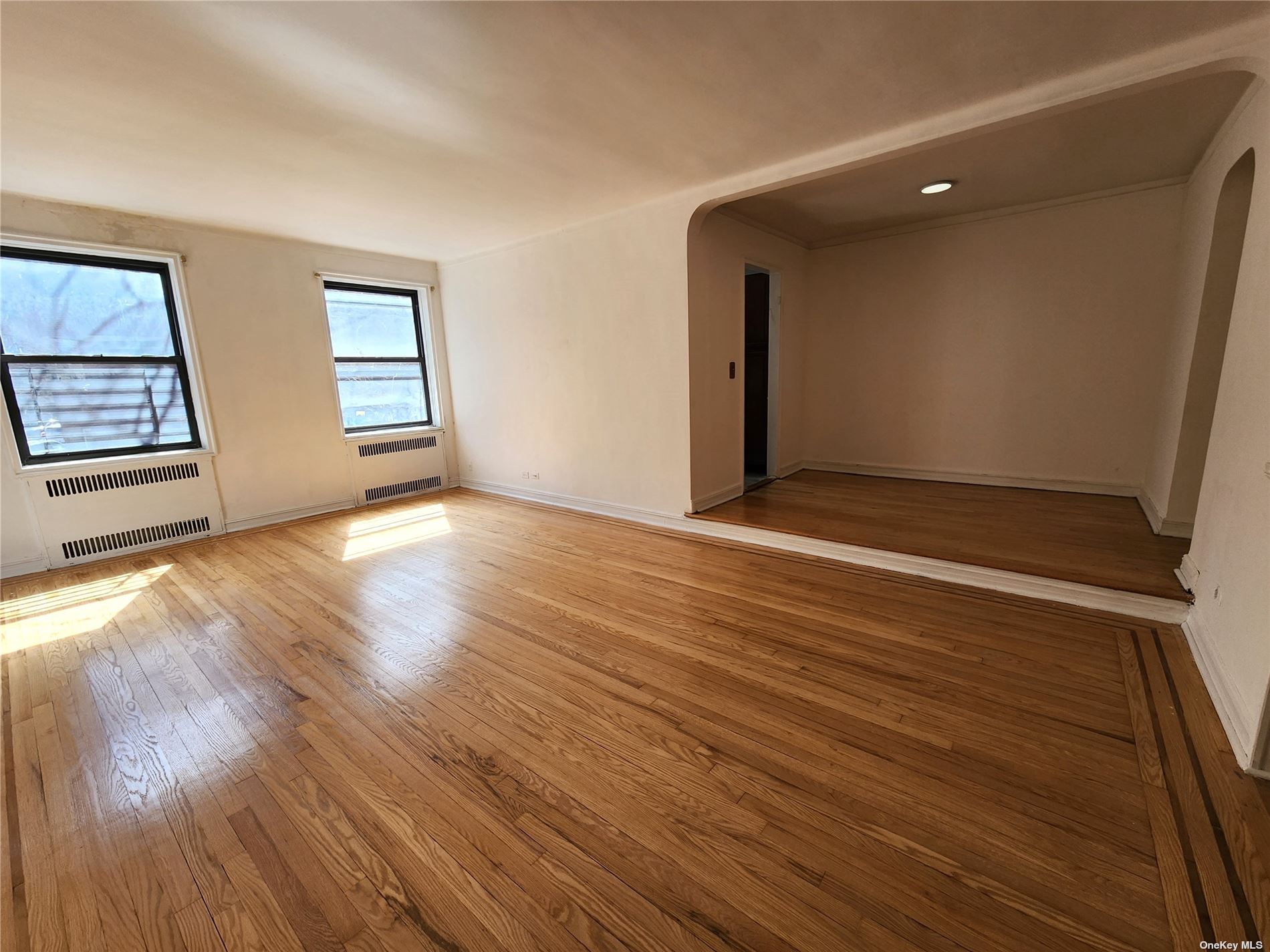 #1 photo, 69-10 Yellowstone Boulevard, 皇后區 森林小丘 Forest Hills , NY 11375