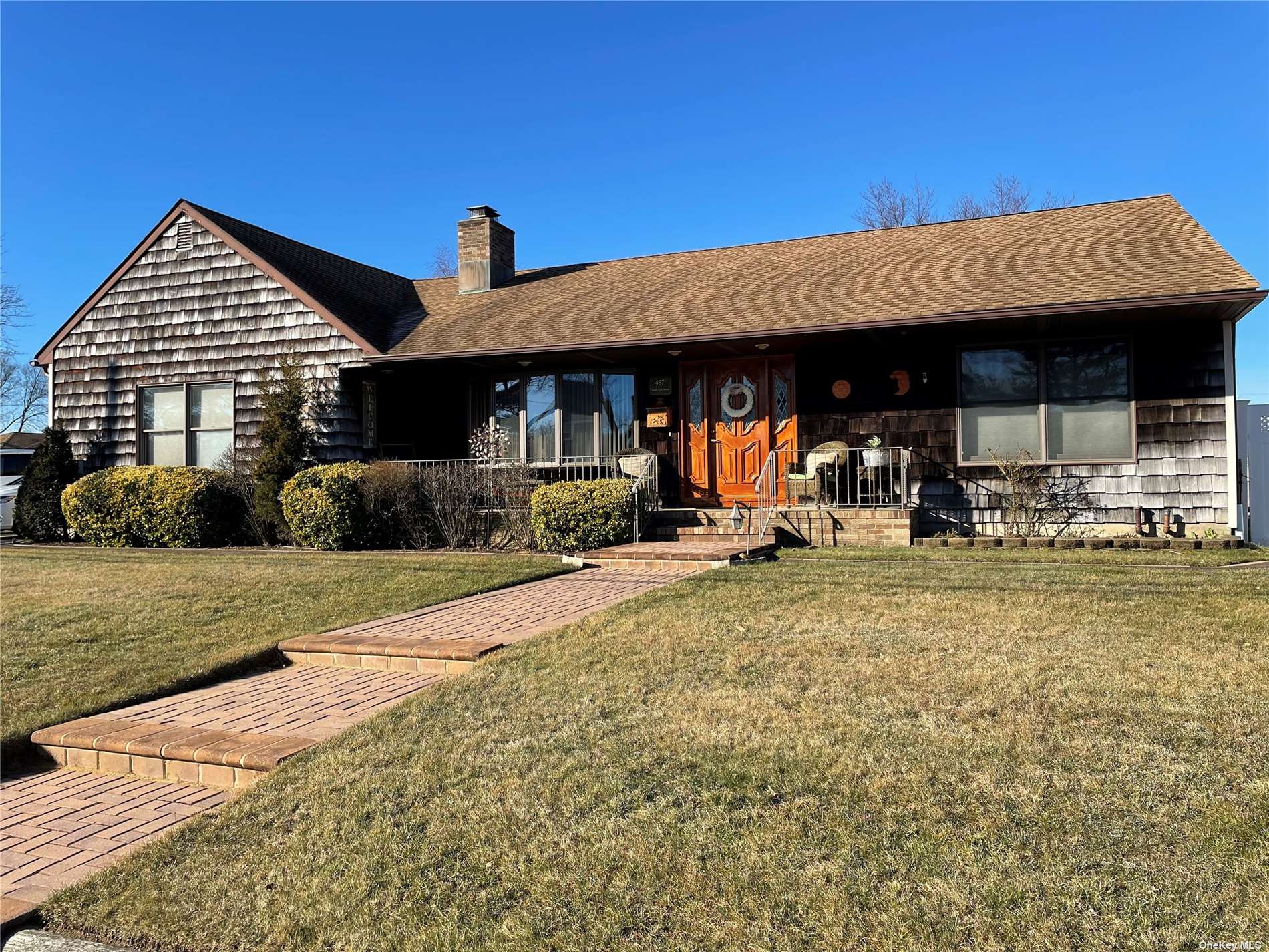 #1 photo, 487 S 13th Street, 東長島 Lindenhurst , NY 11757