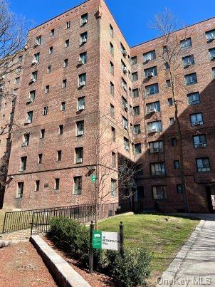 #1 photo, 36 Metropolitan Oval, 布朗士 Bronx , NY 10462