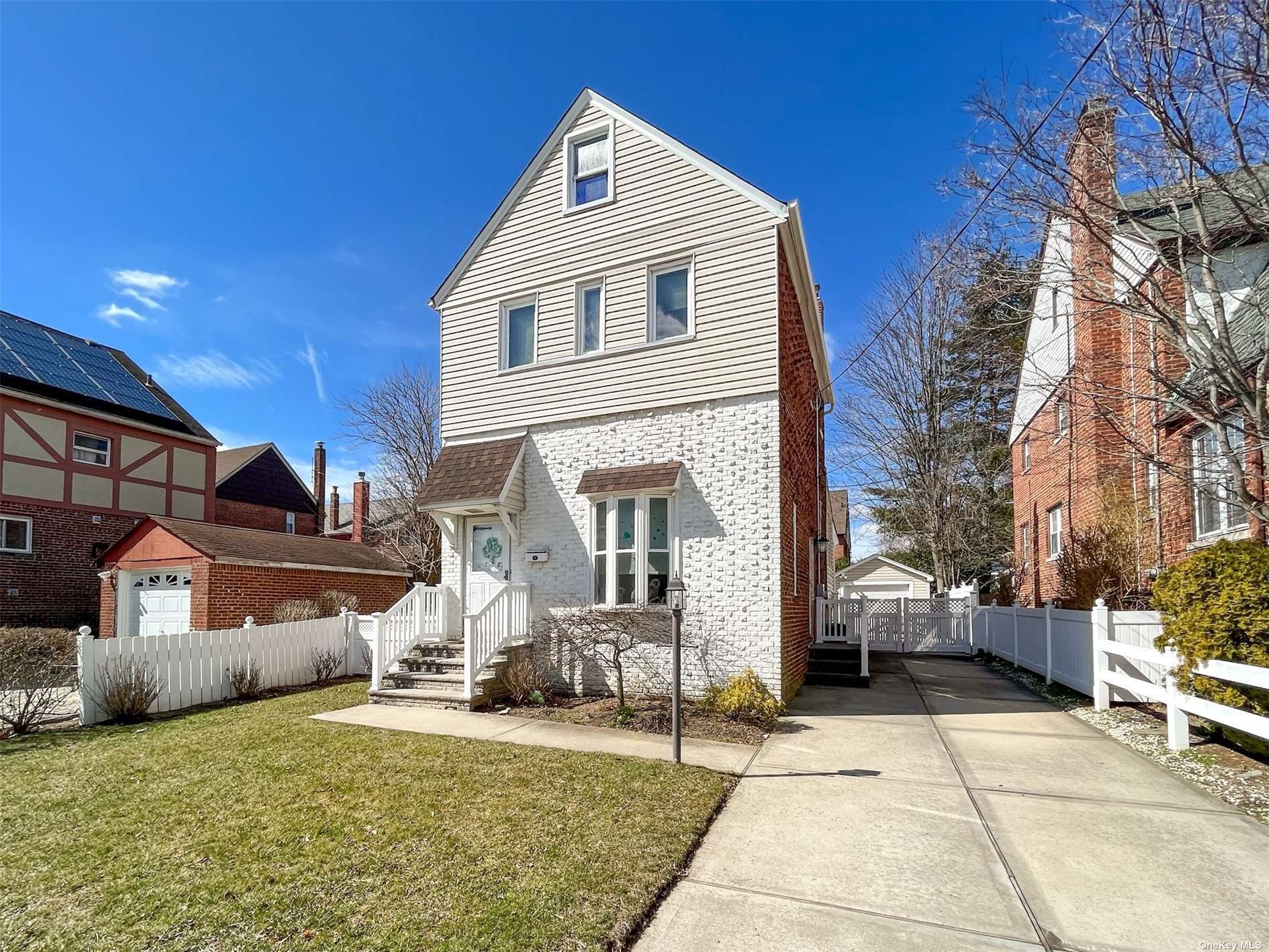 #1 photo, 108 Marlboro Road, 長島 Valley Stream , NY 11581