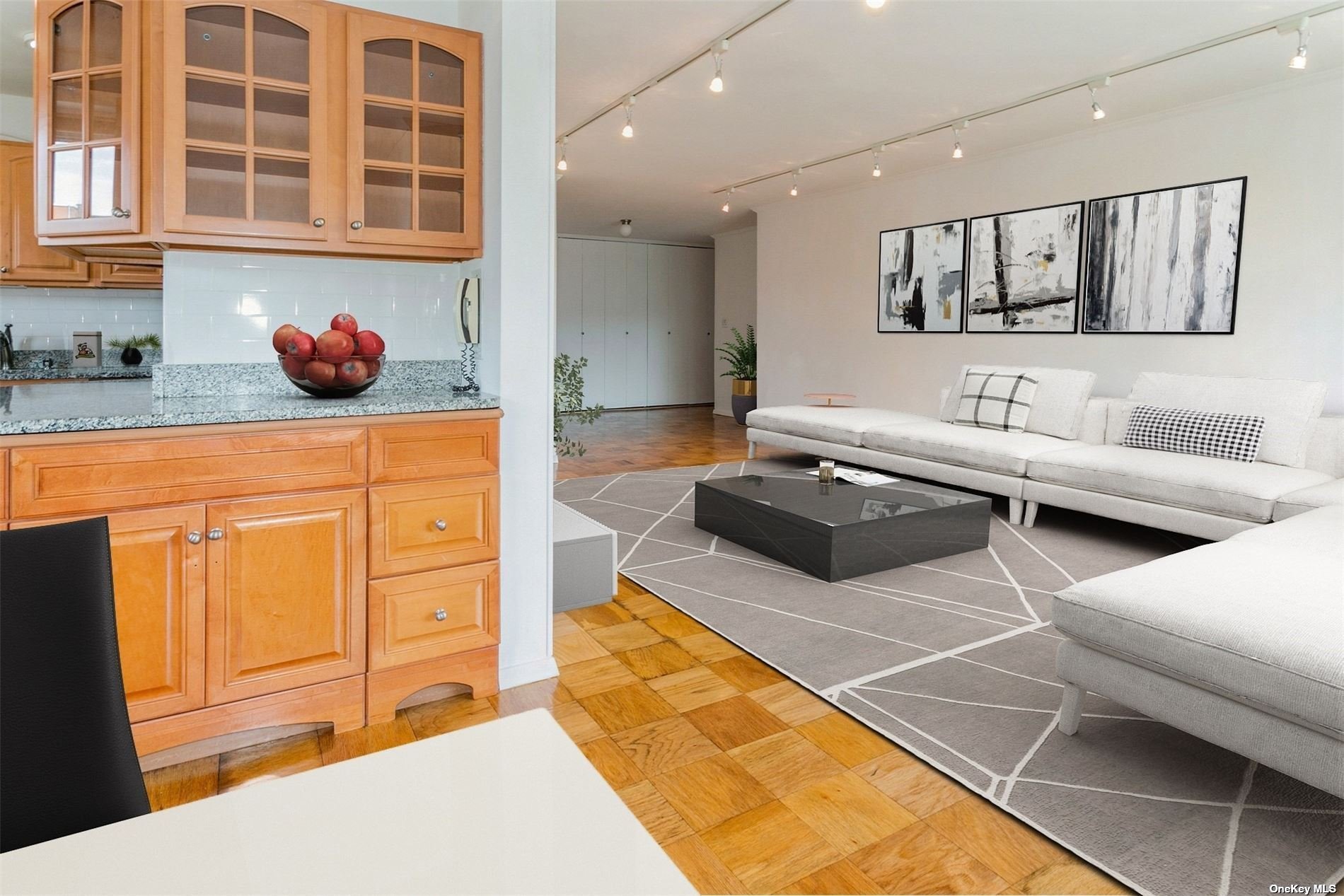 #1 photo, 110-11 Queens Boulevard, 皇后區 森林小丘 Forest Hills , NY 11375