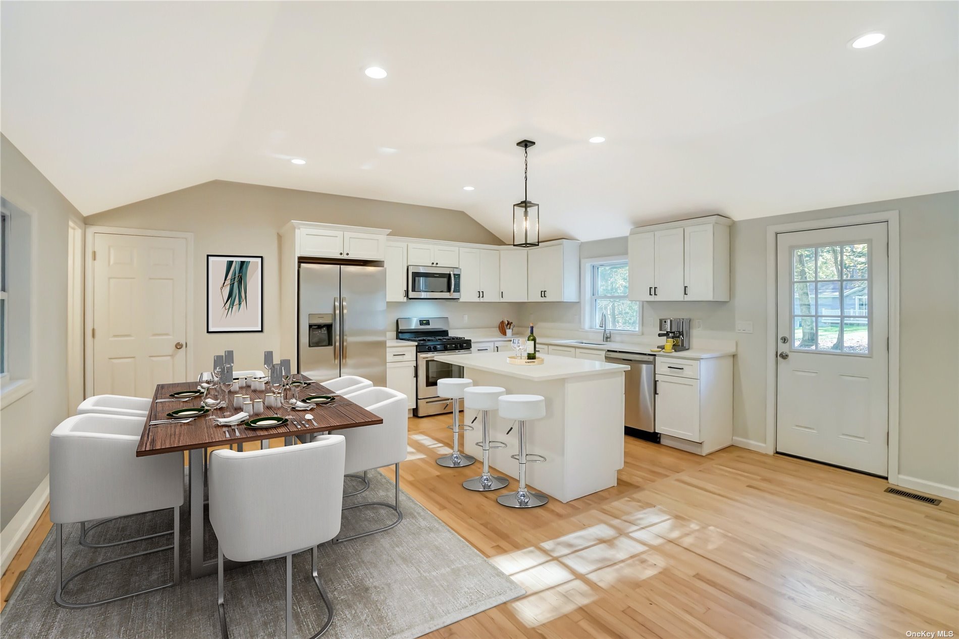 #1 photo, 8 High Hill Road, 東長島 Mount Sinai , NY 11766