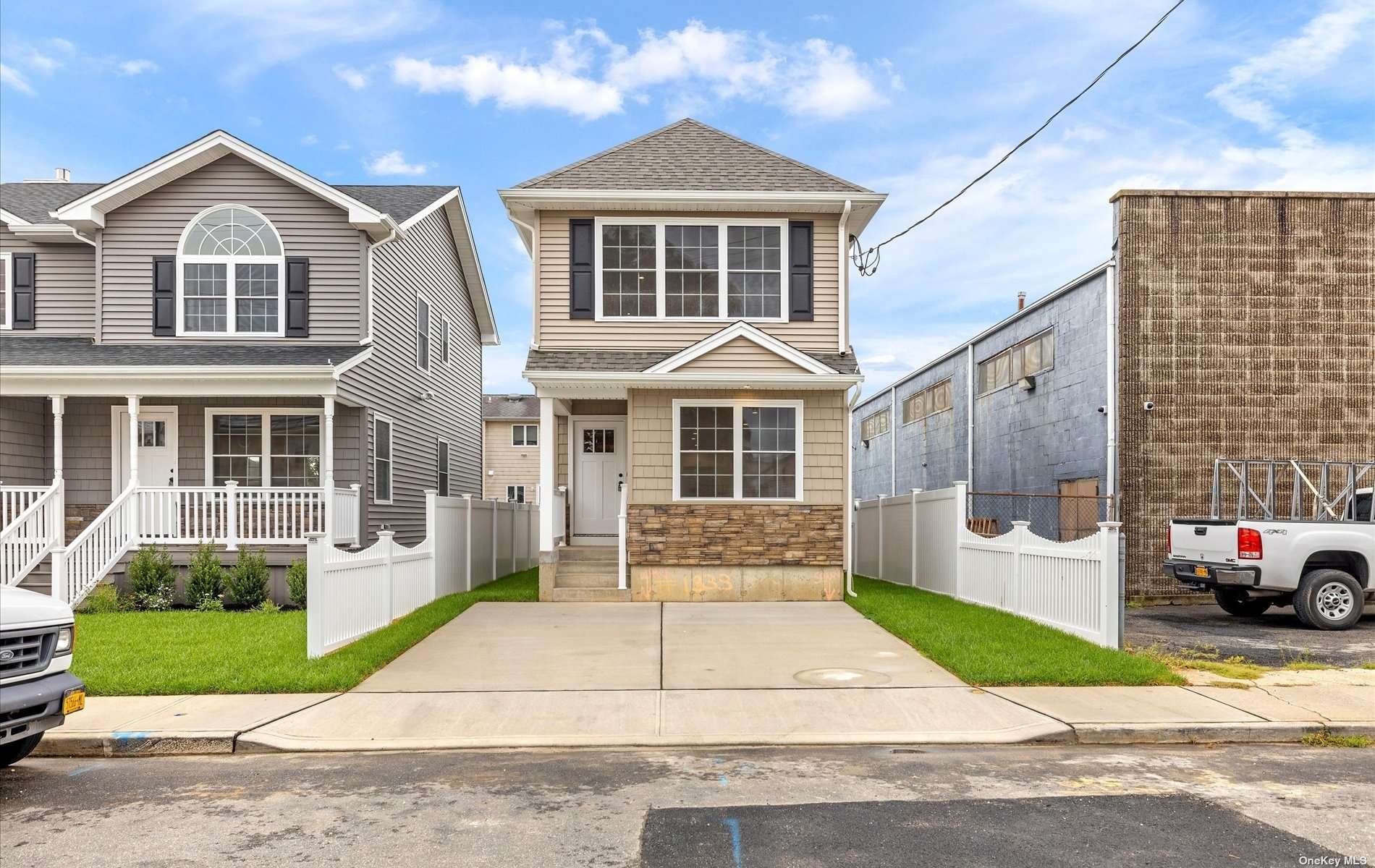 #1 photo, 1333 Telegram Avenue, 長島 Elmont , NY 11003