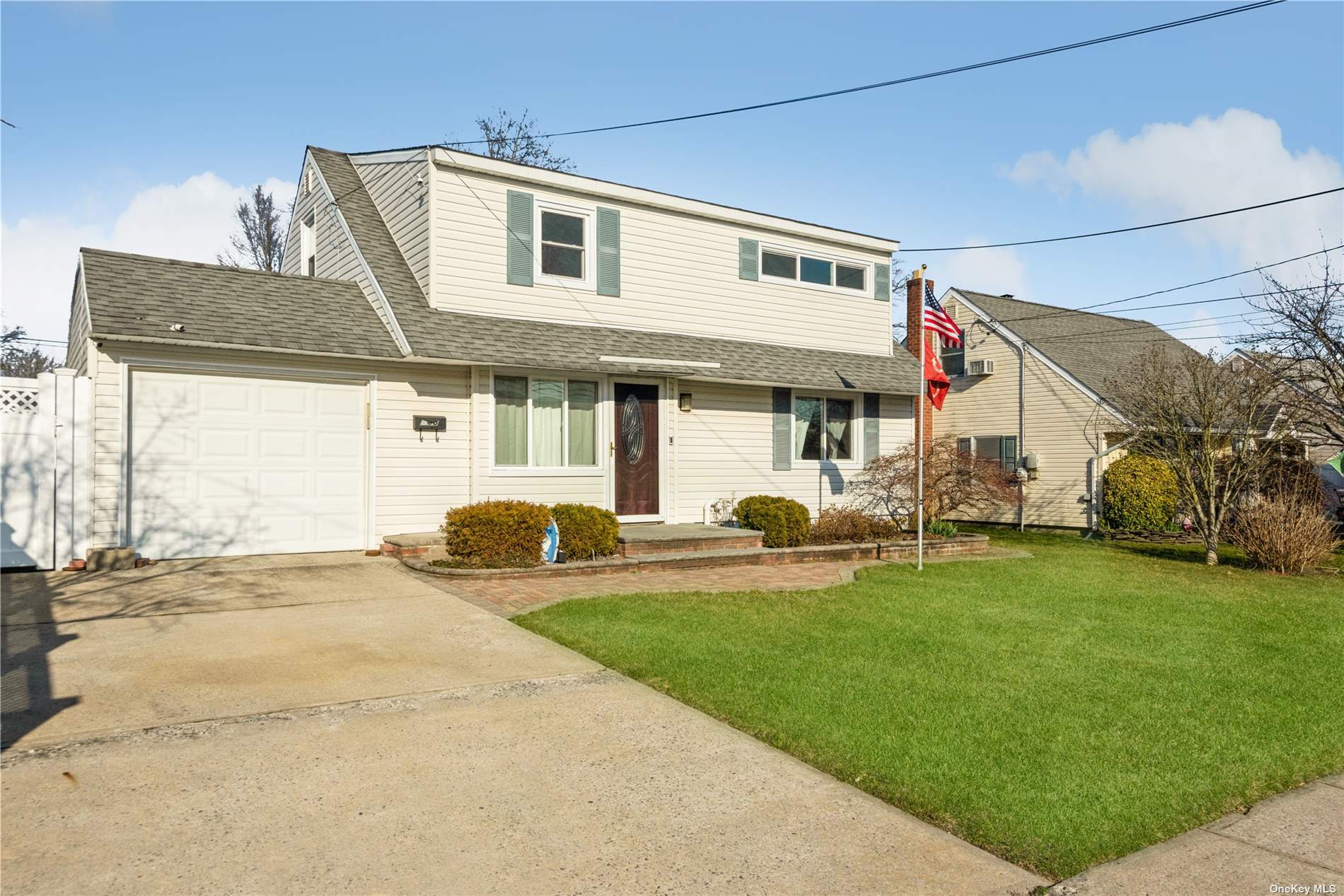 #1 photo, 968 Mirabelle Avenue, 長島 西布雷 Westbury , NY 11590