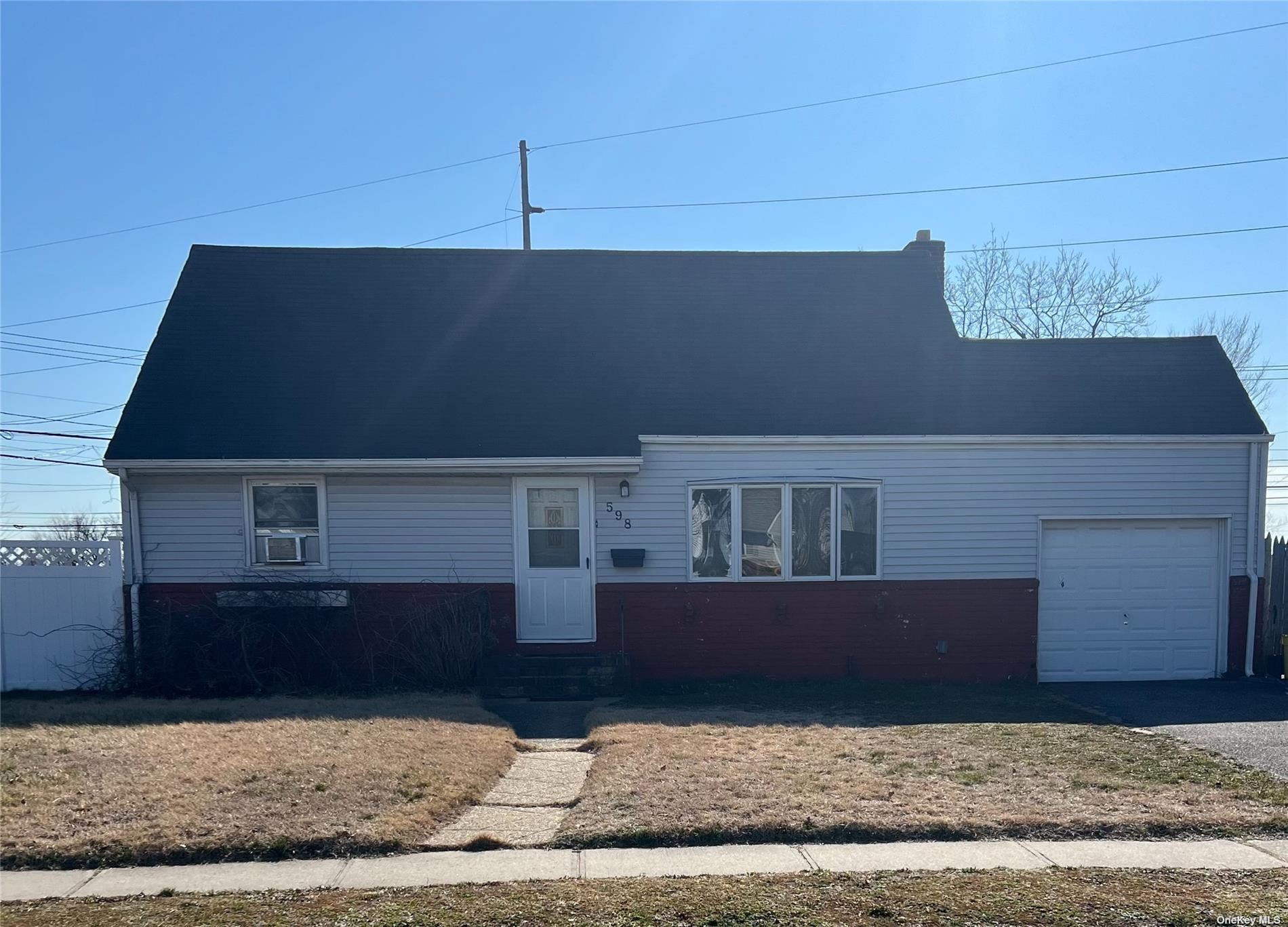 #1 photo, 598 N Suffolk Avenue, Massapequa , NY 11758