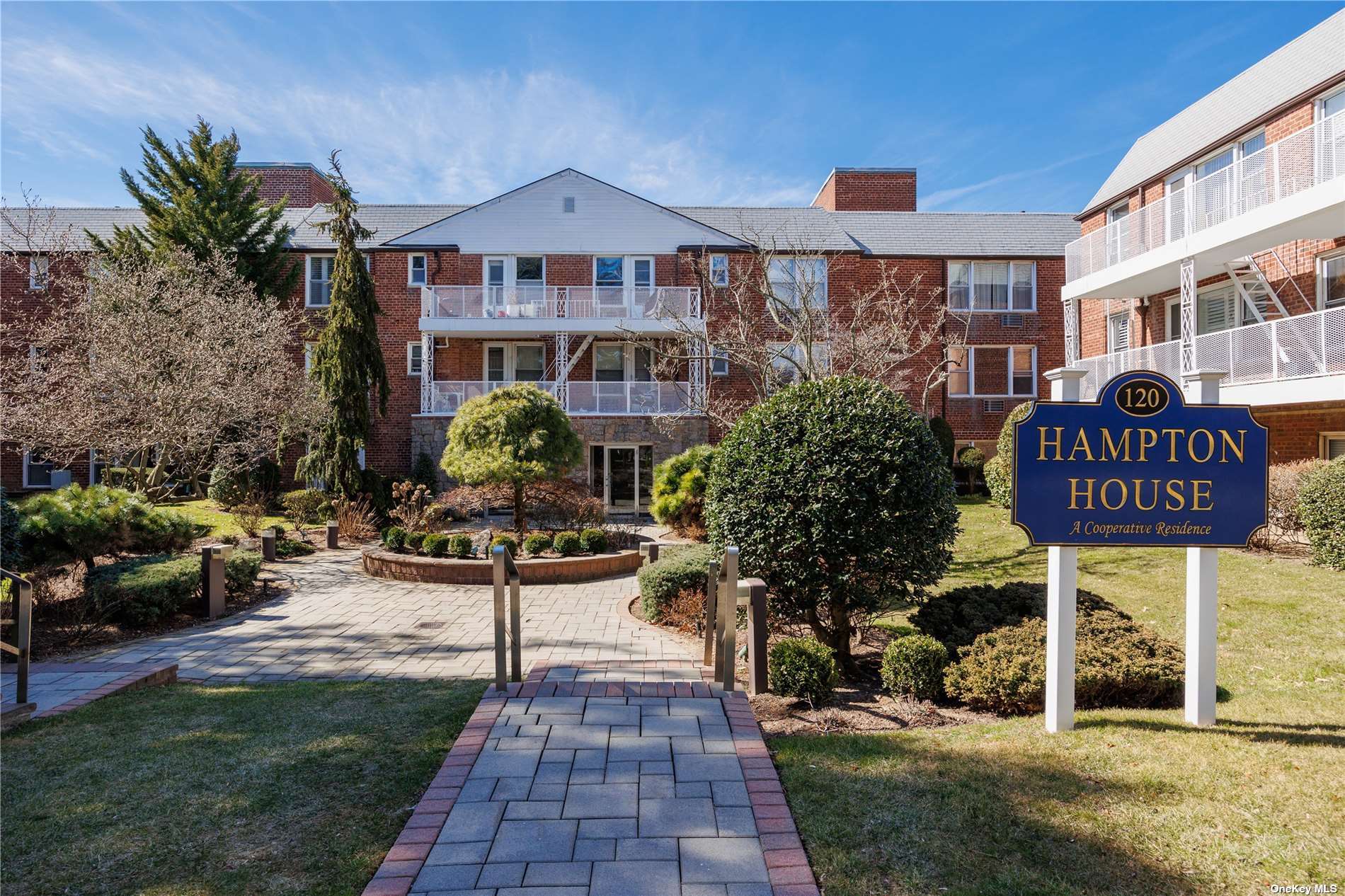 #1 photo, 120 Morris Avenue, 長島 Rockville Centre , NY 11570