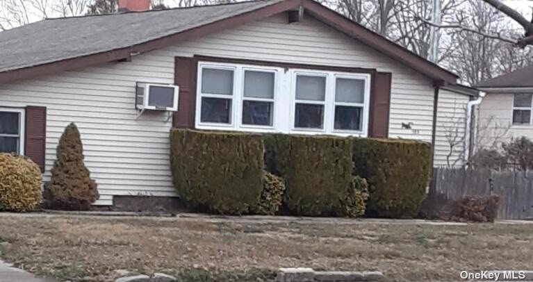 #1 photo, 185 Irving Street, 東長島 Central Islip , NY 11722
