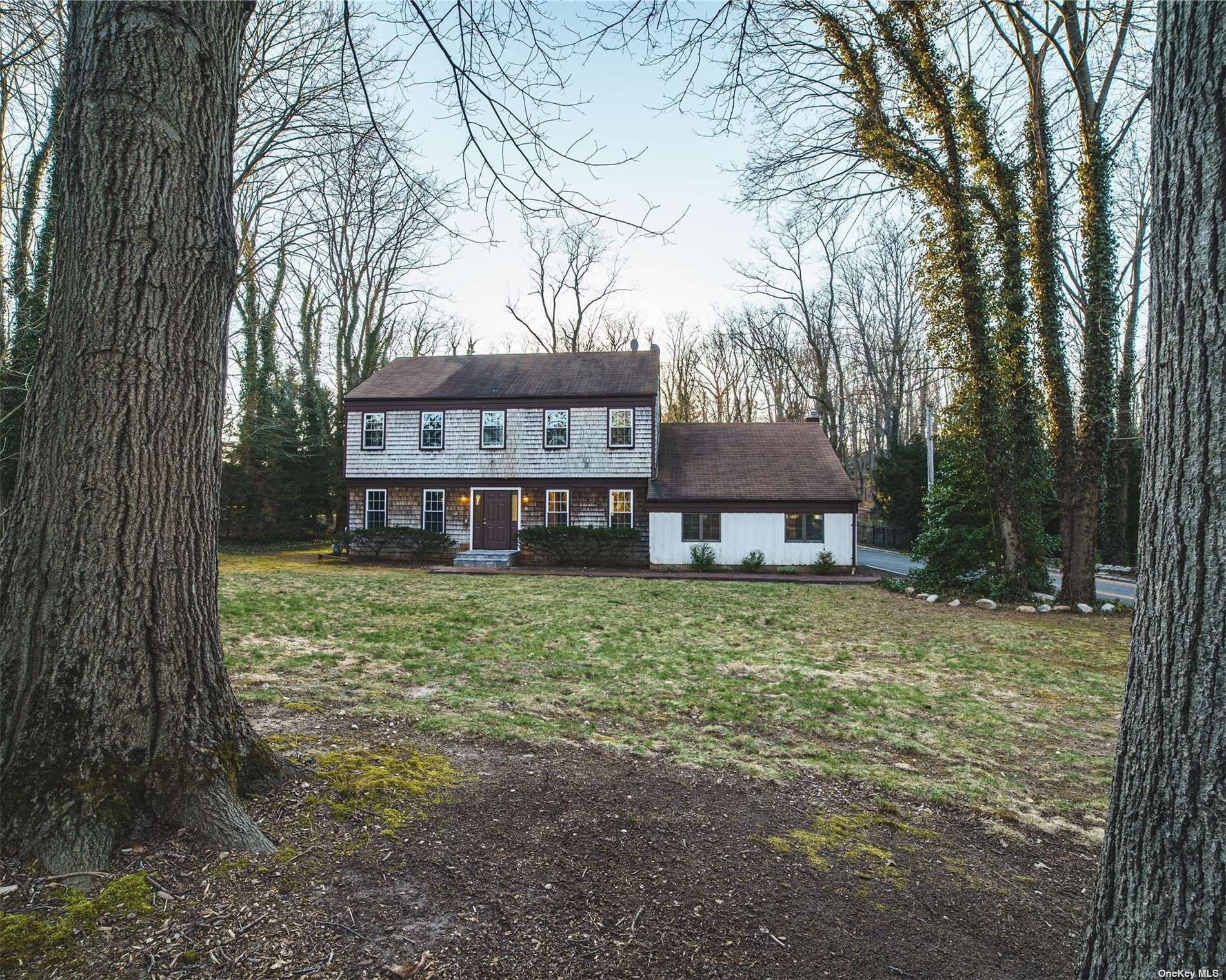 #1 photo, 8 Van Brunt Manor Road, 东长岛 Setauket , NY 11733