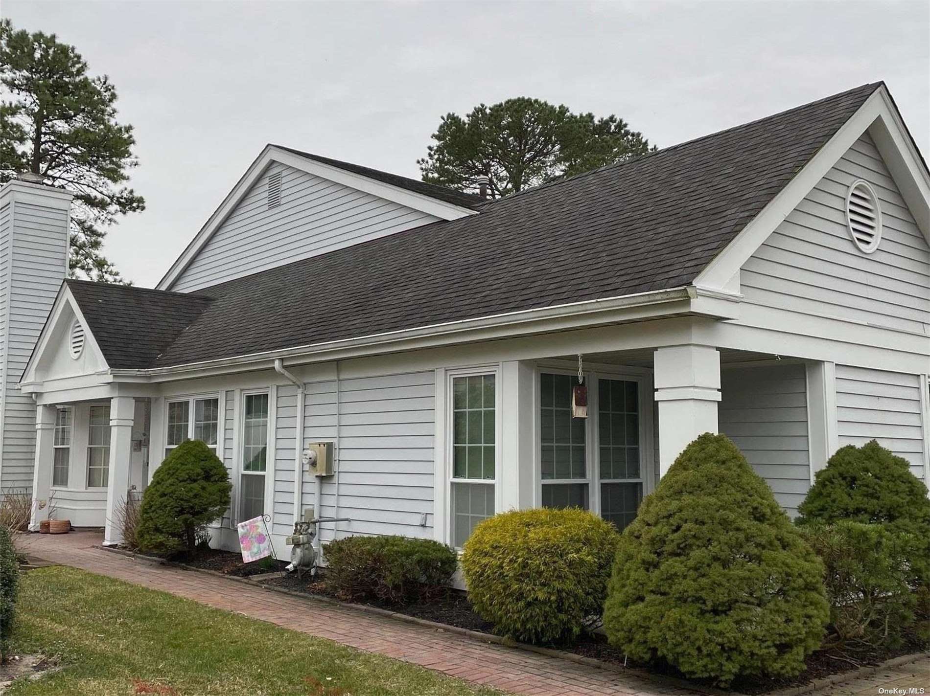 #1 photo, 6 Sayville Court, 東長島 Ridge , NY 11961